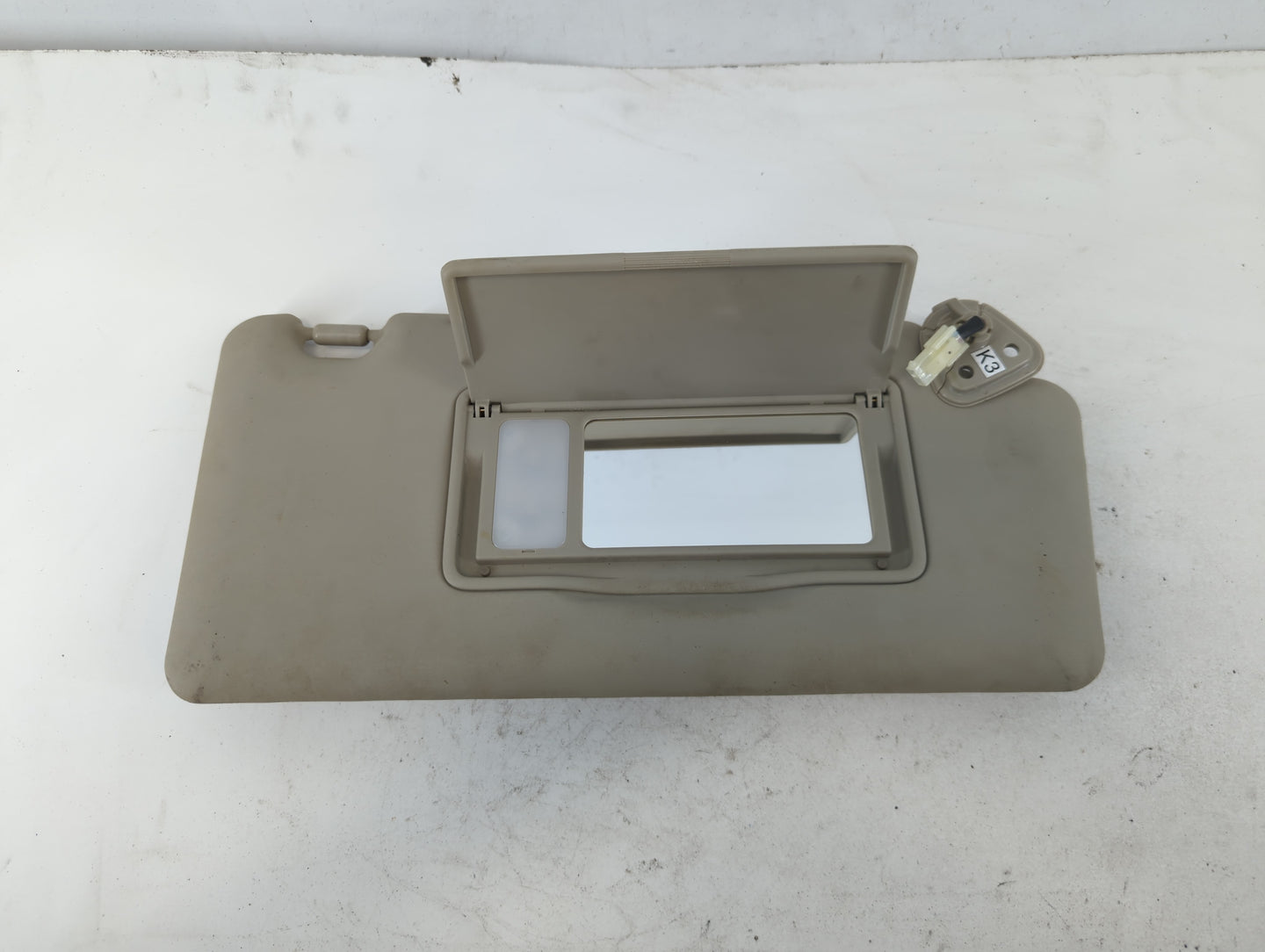 2008-2015 Nissan Rogue Sun Visor Shade Replacement Passenger Right Mirror Fits Fits 2008 2009 2010 2011 2012 2013 2014 2015 OEM Used Auto Parts - Oemusedautoparts1.com