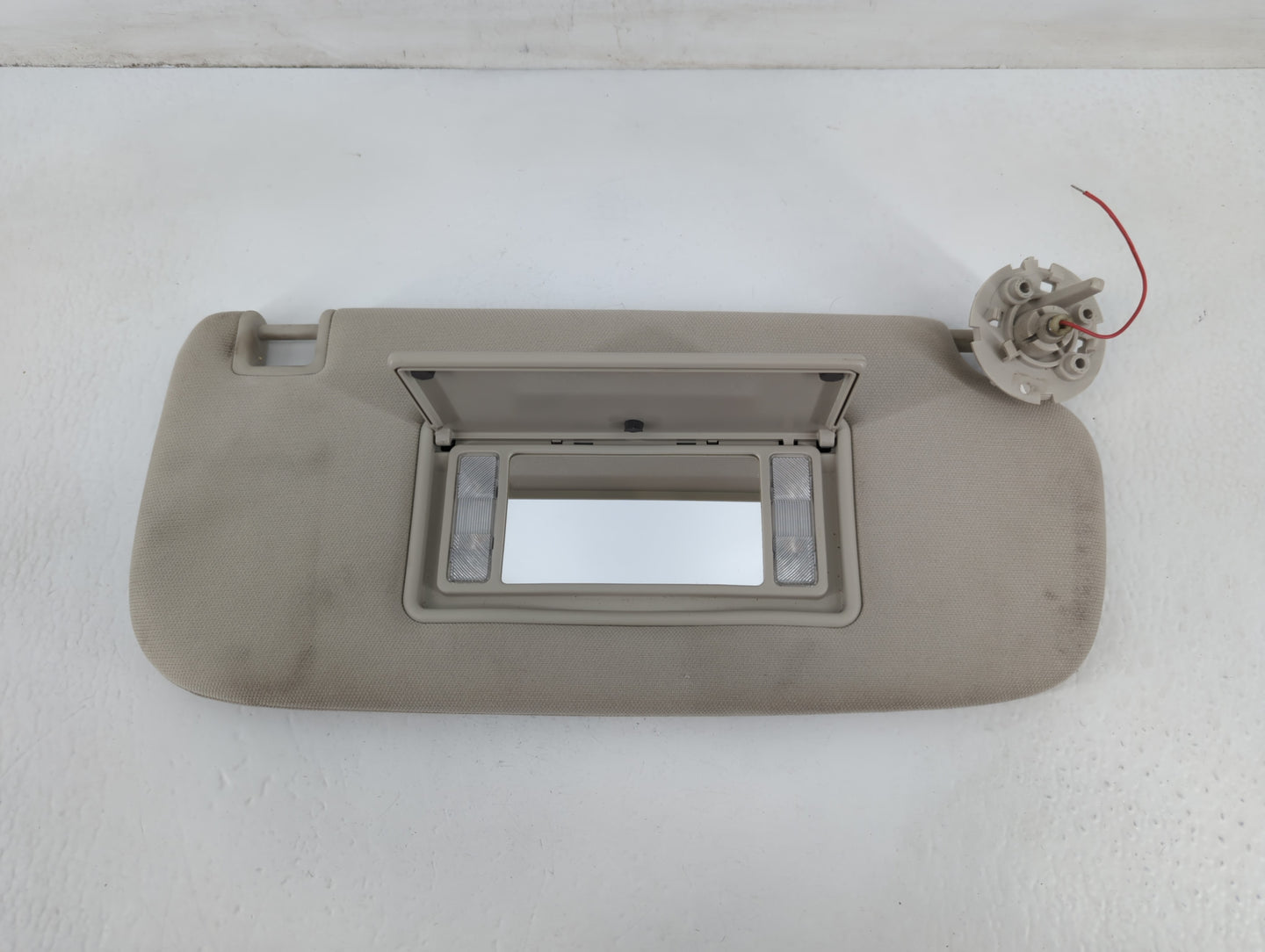 2011-2013 Jeep Grand Cherokee Sun Visor Shade Replacement Passenger Right Mirror Fits OEM Used Auto Parts - Oemusedautoparts1.com