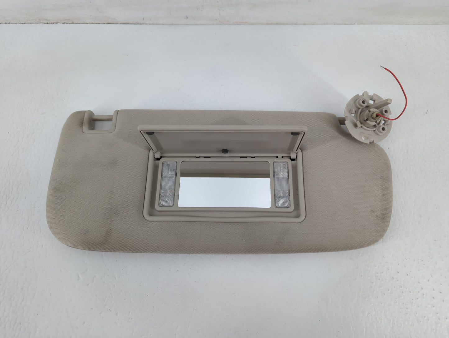 2011-2013 Jeep Grand Cherokee Sun Visor Shade Replacement Passenger Right Mirror Fits OEM Used Auto Parts - Oemusedautoparts1.com