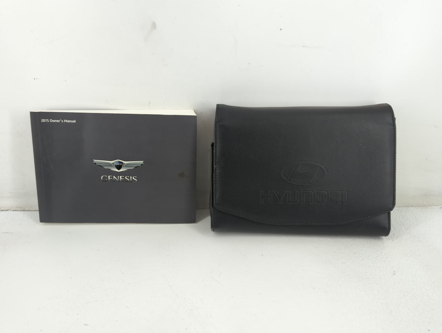 2015 Hyundai Genesis Owners Manual Book Guide P/N:FB10-EU47E OEM Used Auto Parts - Oemusedautoparts1.com