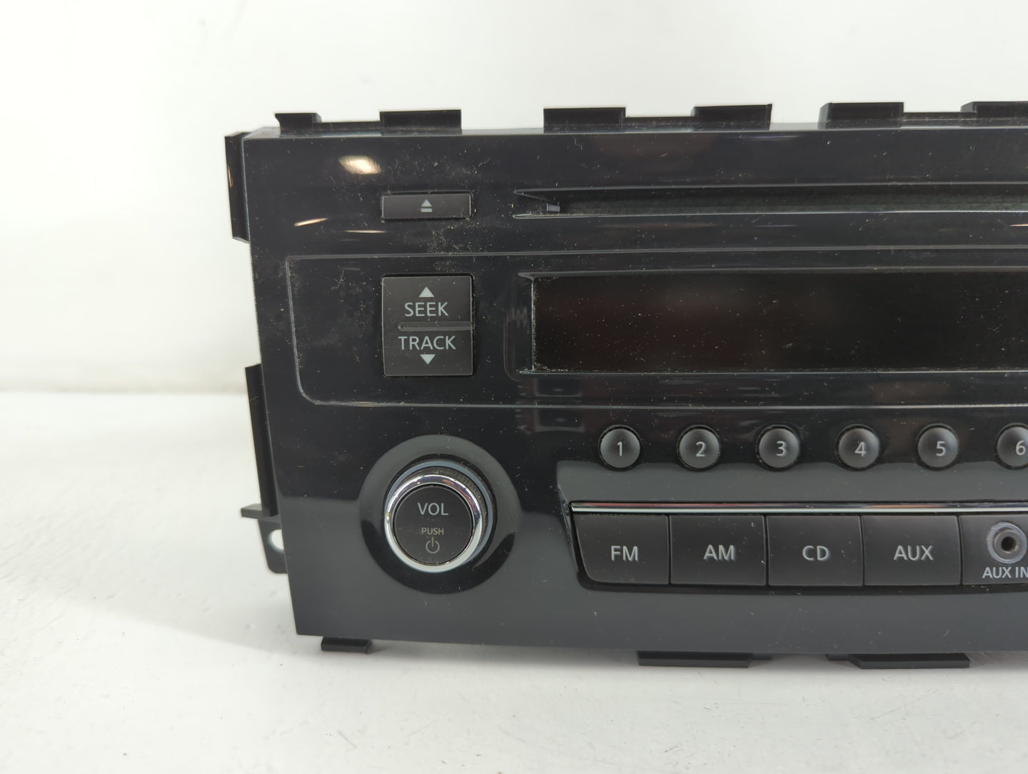 2013-2015 Nissan Altima Radio AM FM Cd Player Receiver Replacement P/N:28185 3TB0G Fits Fits 2013 2014 2015 OEM Used Auto Parts - Oemusedautoparts1.com