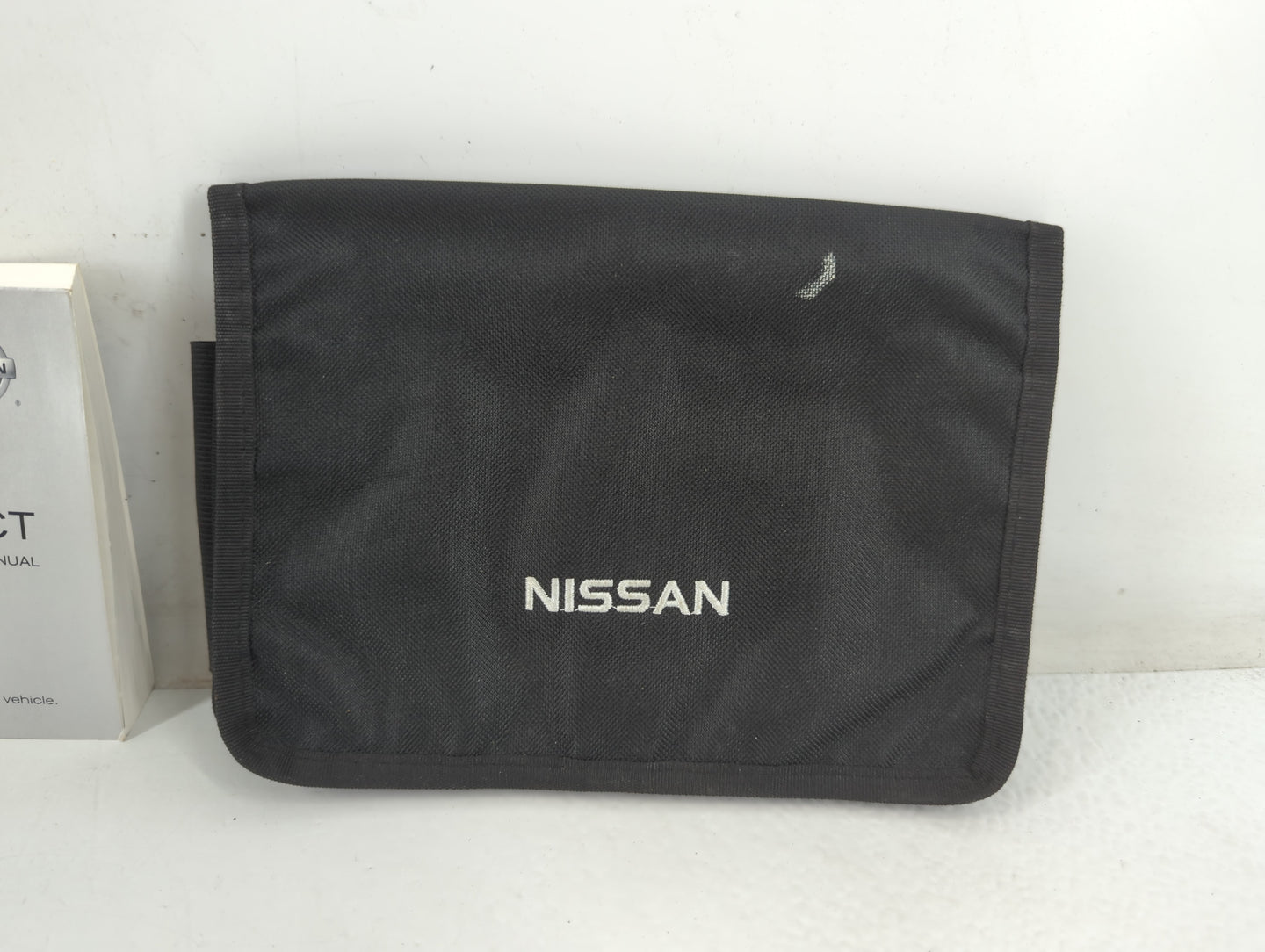 2015 Nissan Rogue Select Owners Manual Book Guide P/N:0M15E00S35U0 T00UM-JM07D OEM Used Auto Parts - Oemusedautoparts1.com