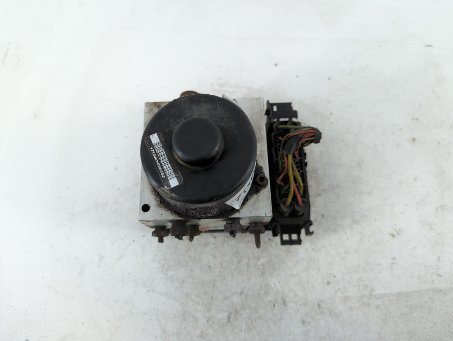 2006 Ford Expedition ABS Pump Control Module Replacement P/N:0206-0187 Fits OEM Used Auto Parts - Oemusedautoparts1.com