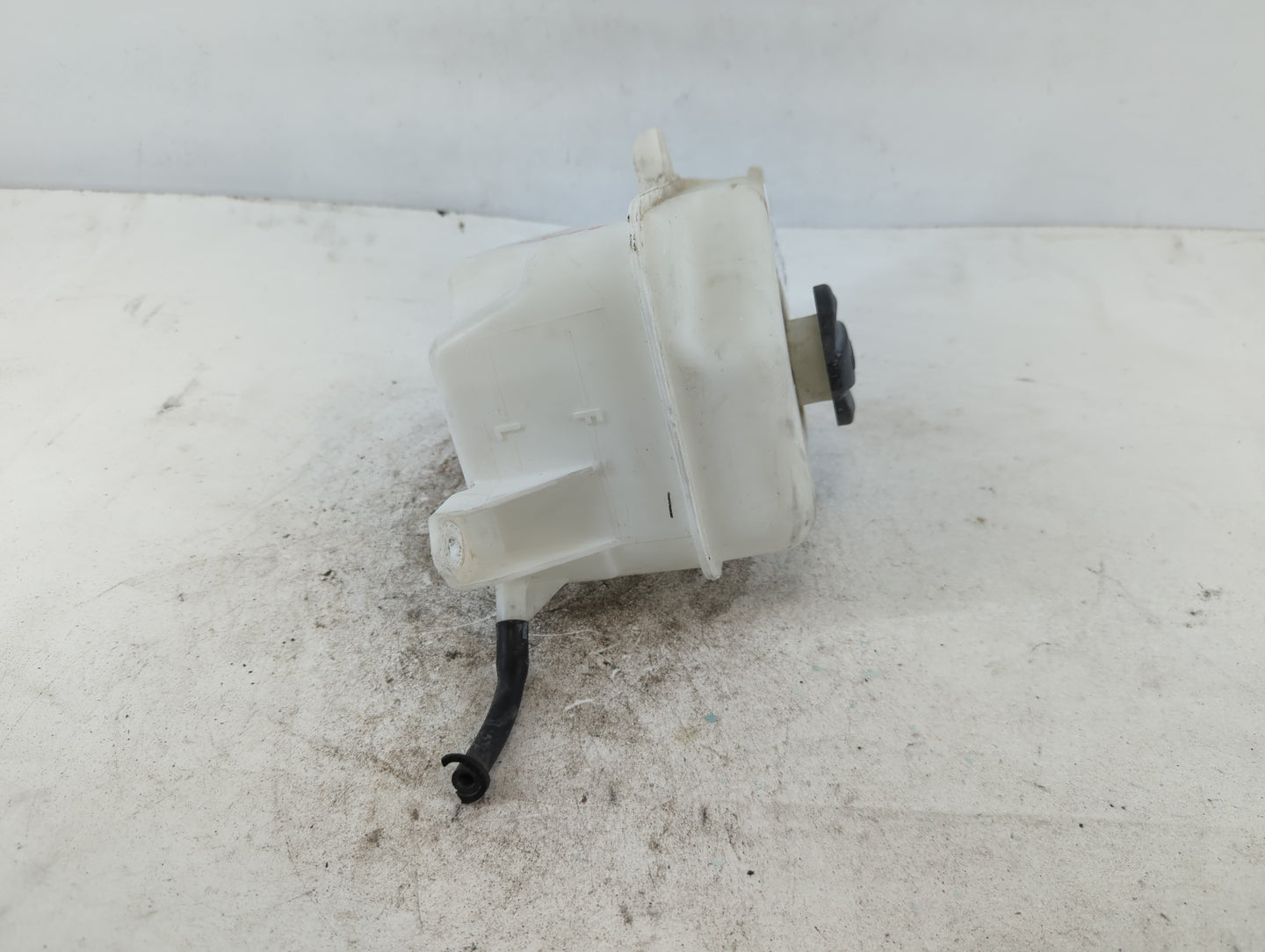2011-2015 Kia Optima Windshield Washer Fluid Reservoir Bottle Oem - Oemusedautoparts1.com