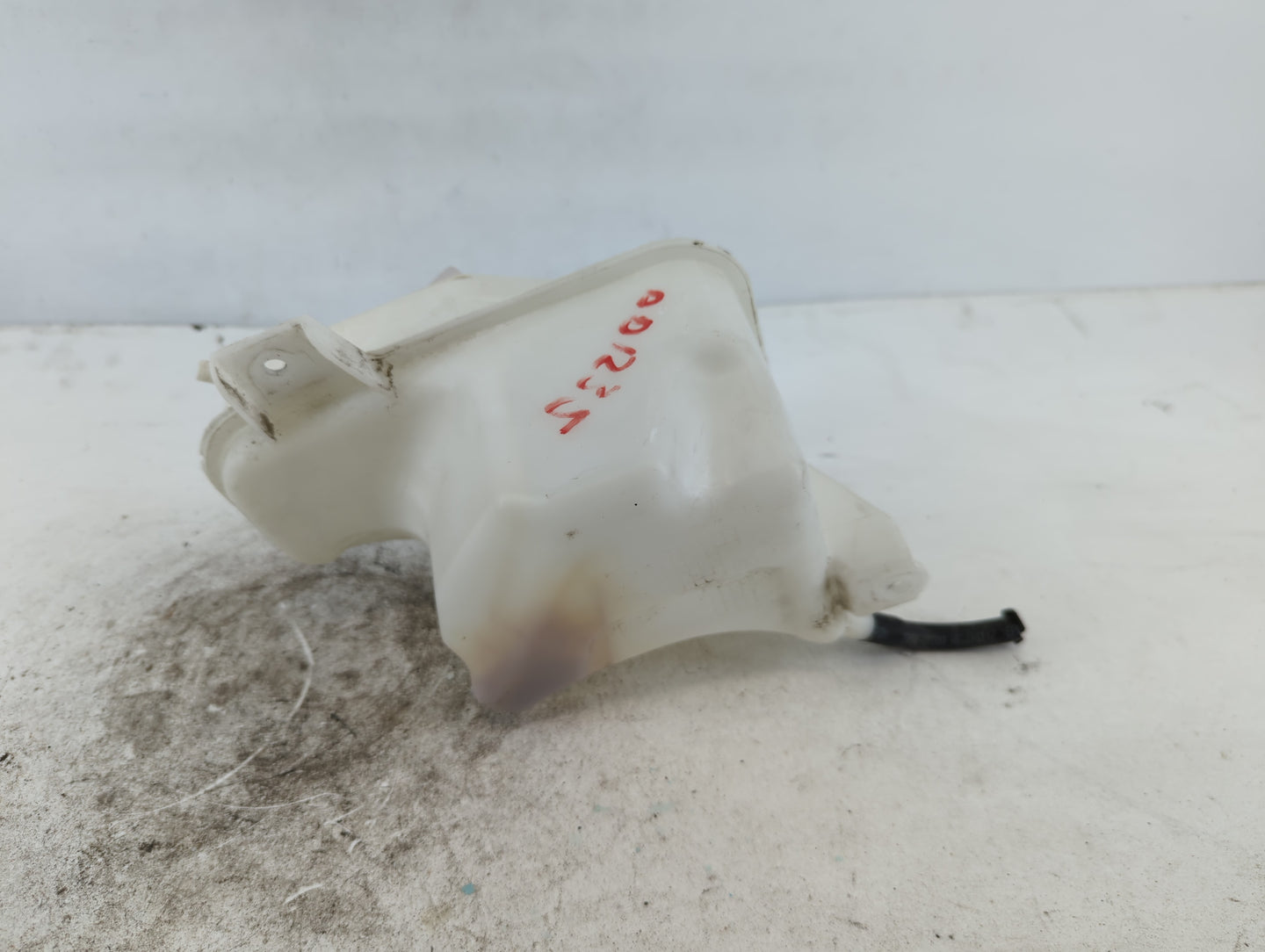 2011-2015 Kia Optima Windshield Washer Fluid Reservoir Bottle Oem - Oemusedautoparts1.com