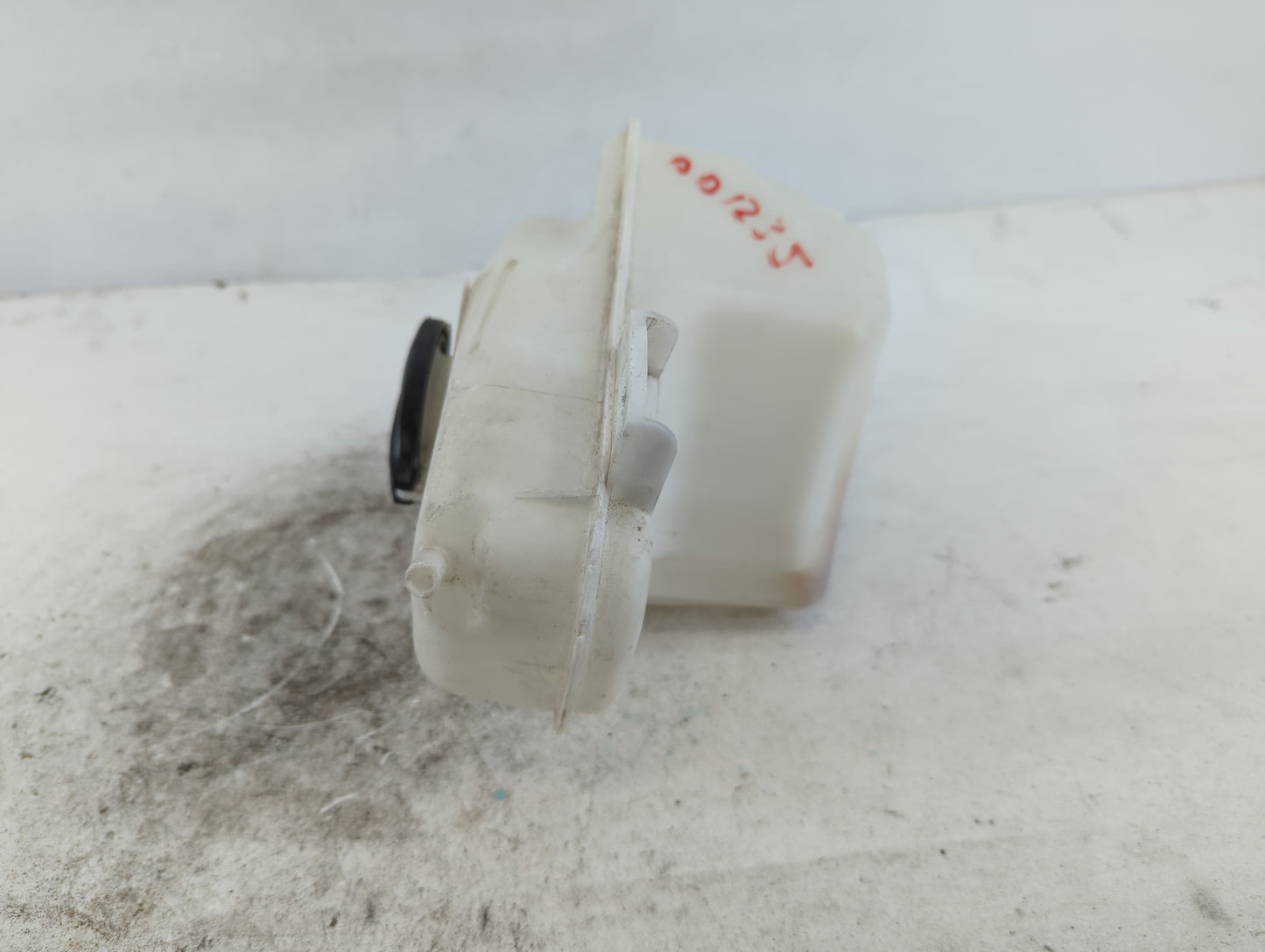 2011-2015 Kia Optima Windshield Washer Fluid Reservoir Bottle Oem - Oemusedautoparts1.com