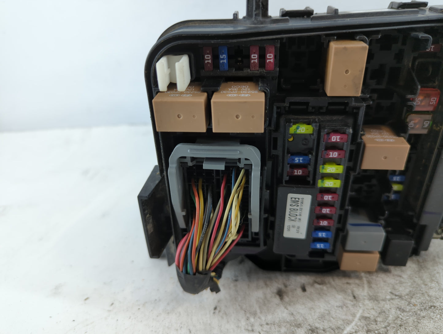 2011-2013 Hyundai Elantra Fusebox Fuse Box Panel Relay Module P/N:1205300323 91951-3X100 Fits Fits 2011 2012 2013 OEM Used Auto Parts - Oemusedautoparts1.com