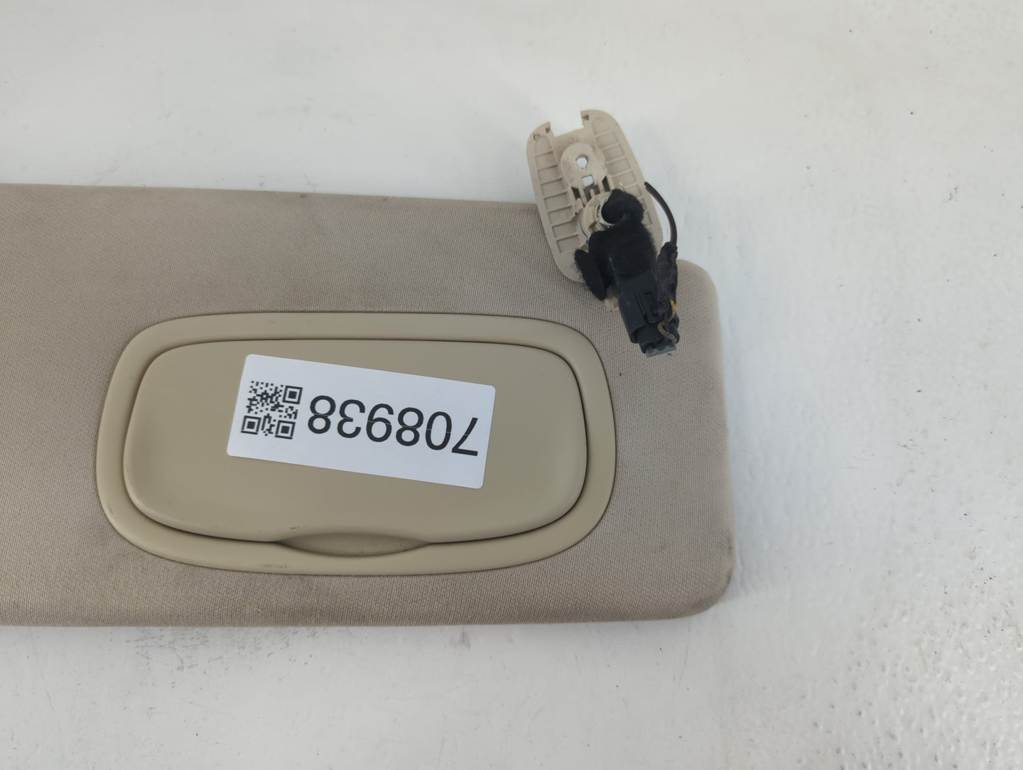 2015 Chrysler 200 Sun Visor Shade Replacement Passenger Right Mirror Fits OEM Used Auto Parts - Oemusedautoparts1.com