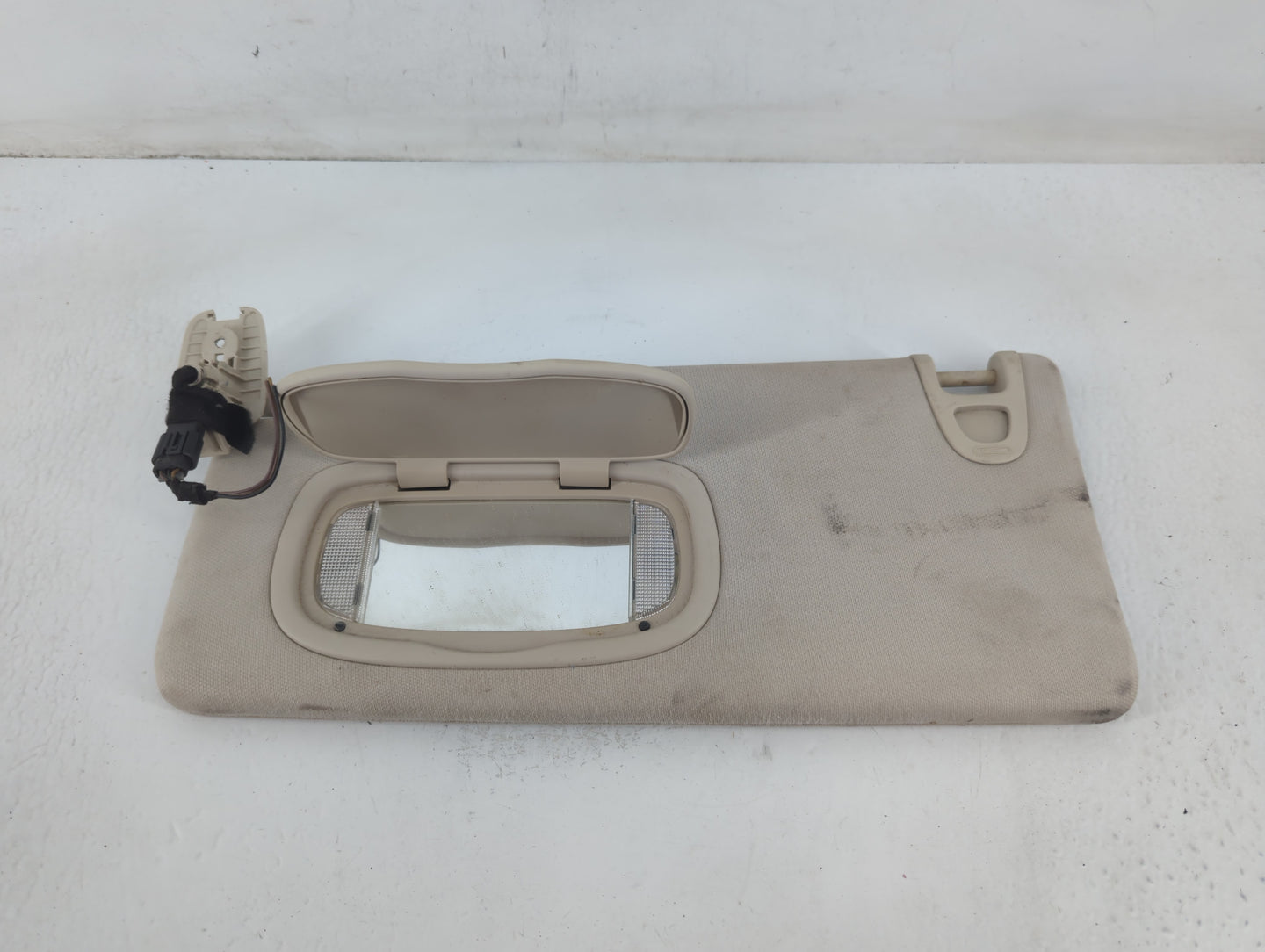 2015 Chrysler 200 Sun Visor Shade Replacement Driver Left Mirror Fits OEM Used Auto Parts - Oemusedautoparts1.com