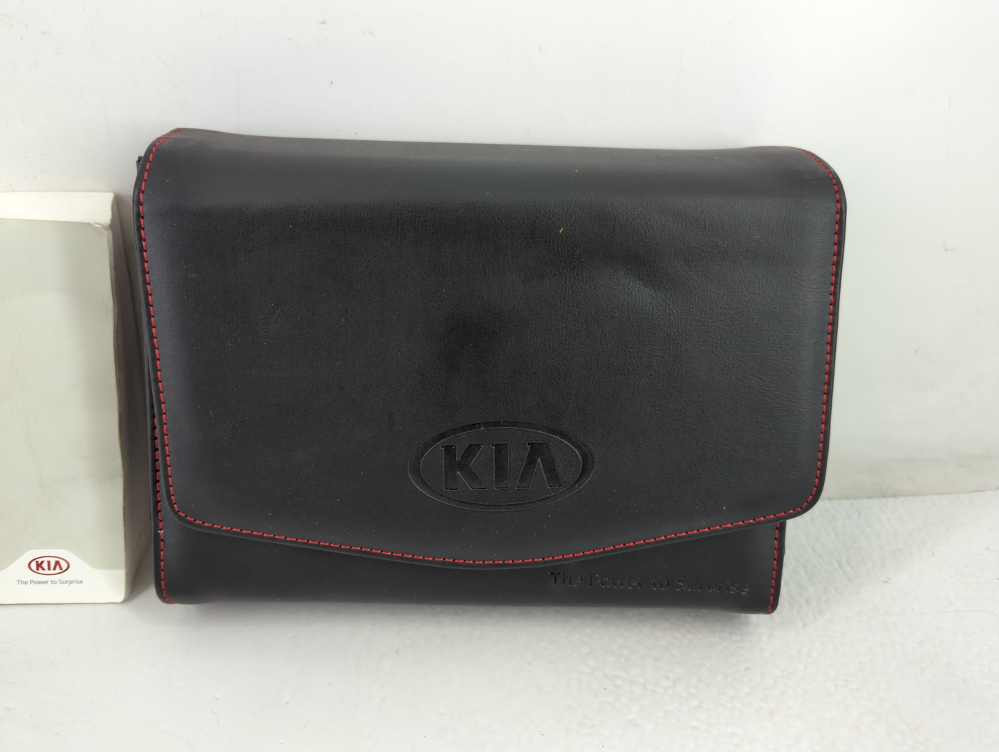 2016 Kia Sedona Owners Manual Book Guide P/N:GA9O-EU59E OEM Used Auto Parts - Oemusedautoparts1.com