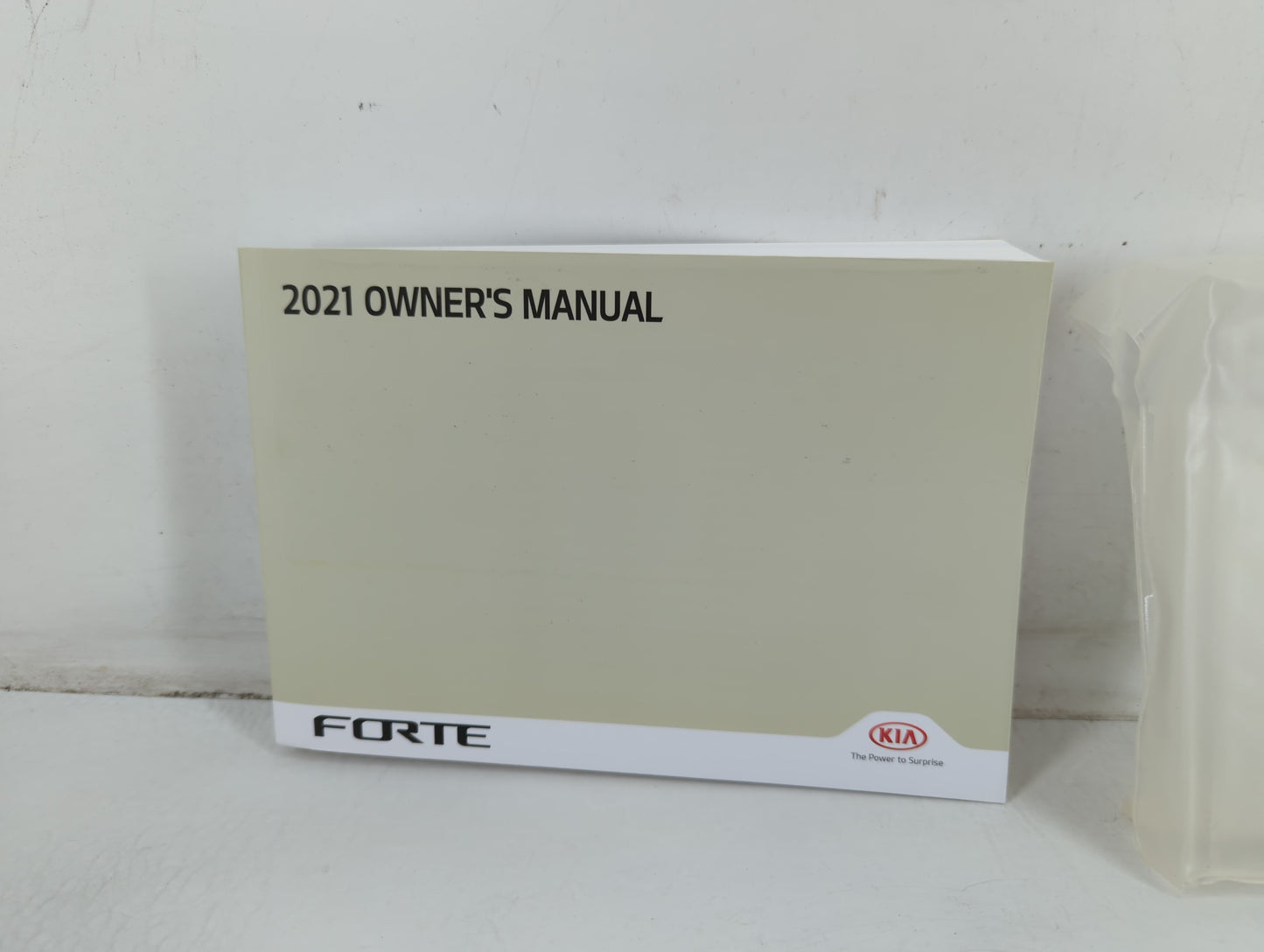 2021 Kia Forte Owners Manual Book Guide P/N:DLS4-EU13B OEM Used Auto Parts - Oemusedautoparts1.com