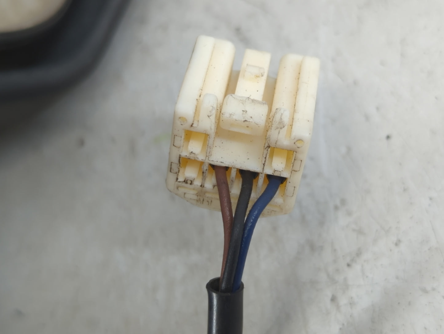 2001-2007 Ford Escape Passenger Right Side View Manual Door Mirror Black - Oemusedautoparts1.com