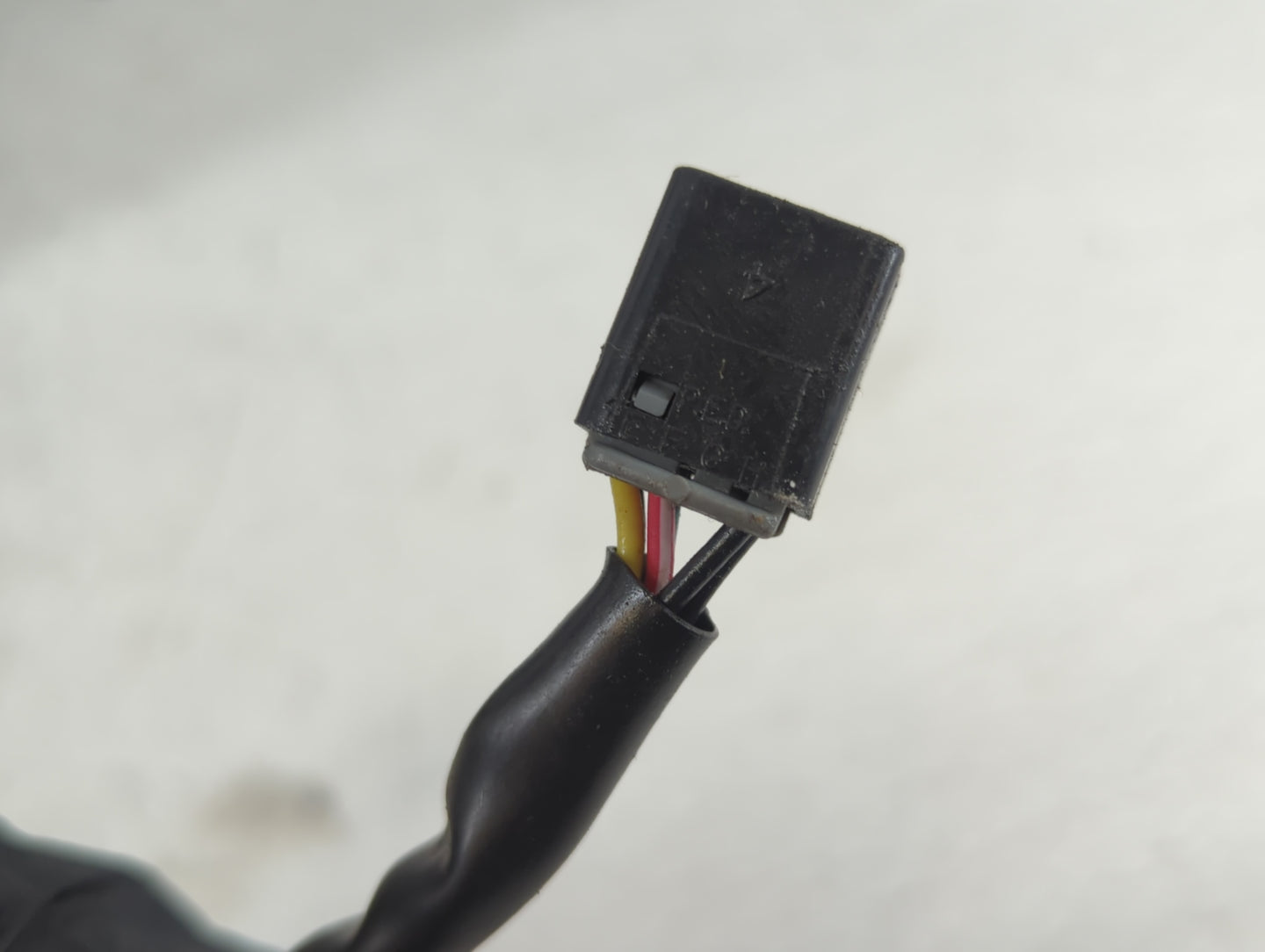 1996-2002 Gmc Savana 1500 Side Mirror Replacement Passenger Right View Door Mirror P/N:83-08100 Fits OEM Used Auto Parts - Oemusedautoparts1.com