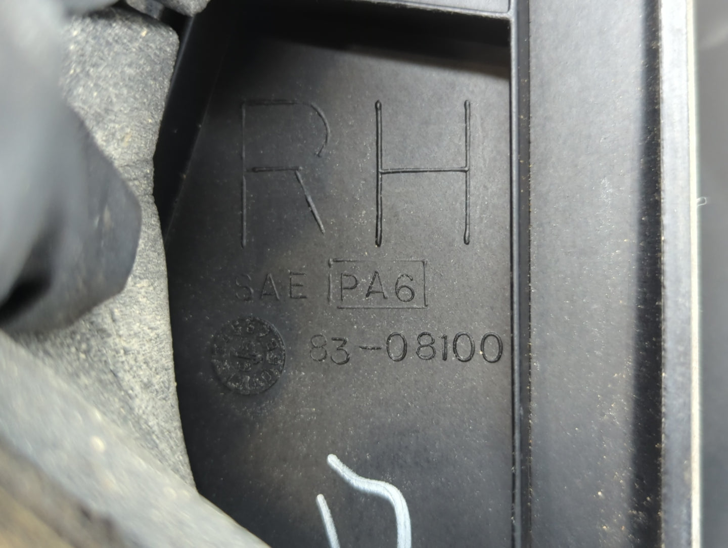 1996-2002 Gmc Savana 1500 Side Mirror Replacement Passenger Right View Door Mirror P/N:83-08100 Fits OEM Used Auto Parts - Oemusedautoparts1.com