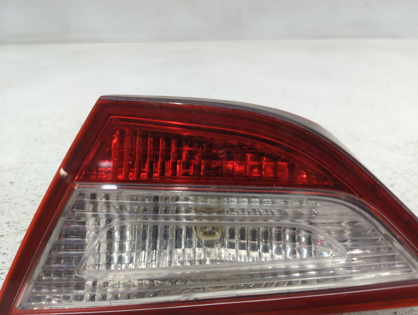2011-2014 Hyundai Sonata Tail Light Assembly Passenger Right OEM P/N:92404-3Q Fits Fits 2011 2012 2013 2014 OEM Used Auto Parts - Oemusedautoparts1.com
