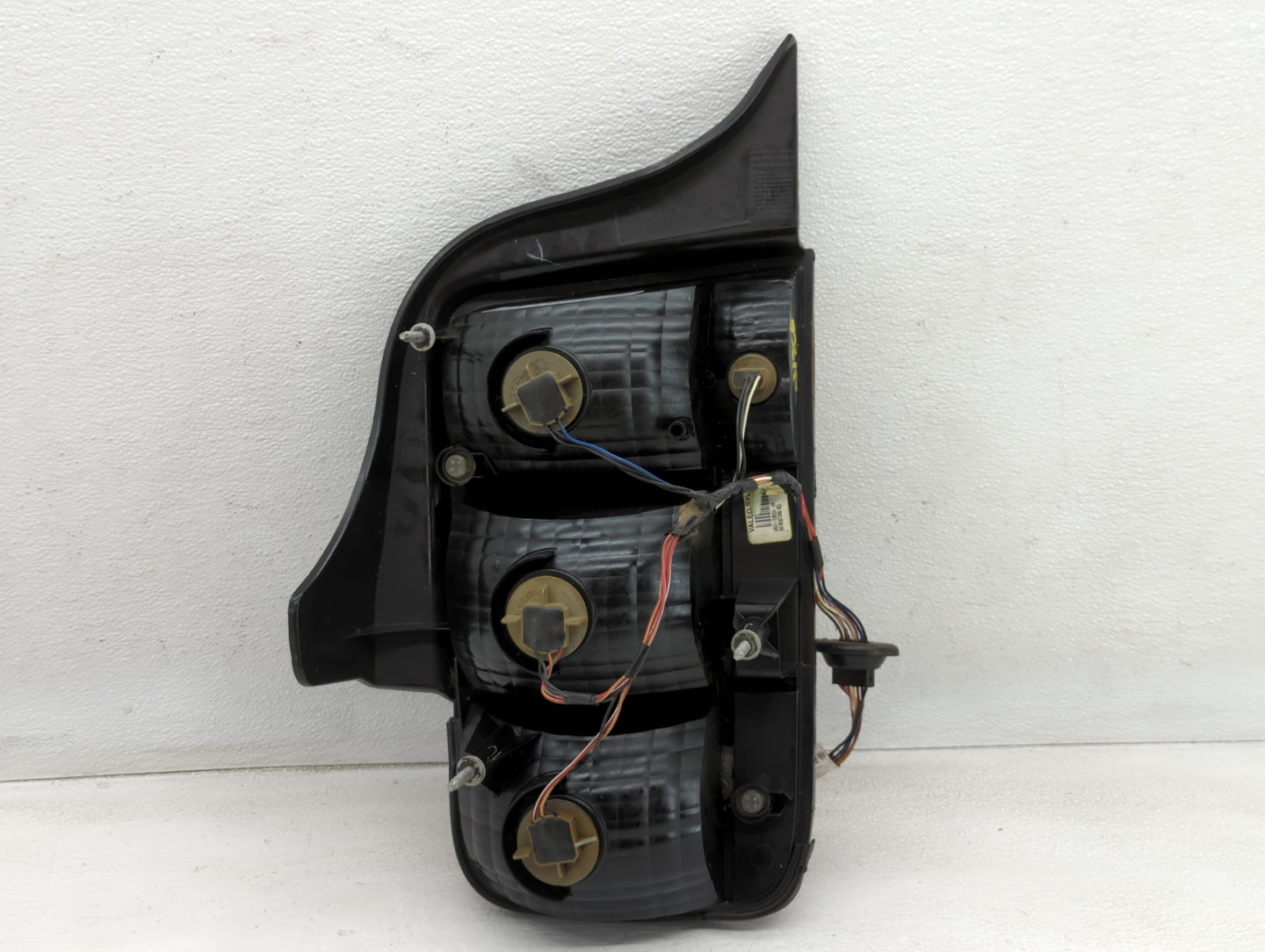 2005-2009 Ford Mustang Tail Light Assembly Passenger Right OEM P/N:6R33-13B504-AH Fits Fits 2005 2006 2007 2008 2009 OEM Used Auto Parts - Oemusedautoparts1.com