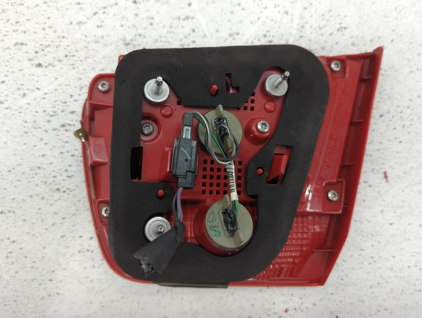 2013-2016 Chevrolet Malibu Tail Light Assembly Driver Left OEM P/N:322151 22907311 Fits Fits 2013 2014 2015 2016 OEM Used Auto Parts - Oemusedautoparts1.com