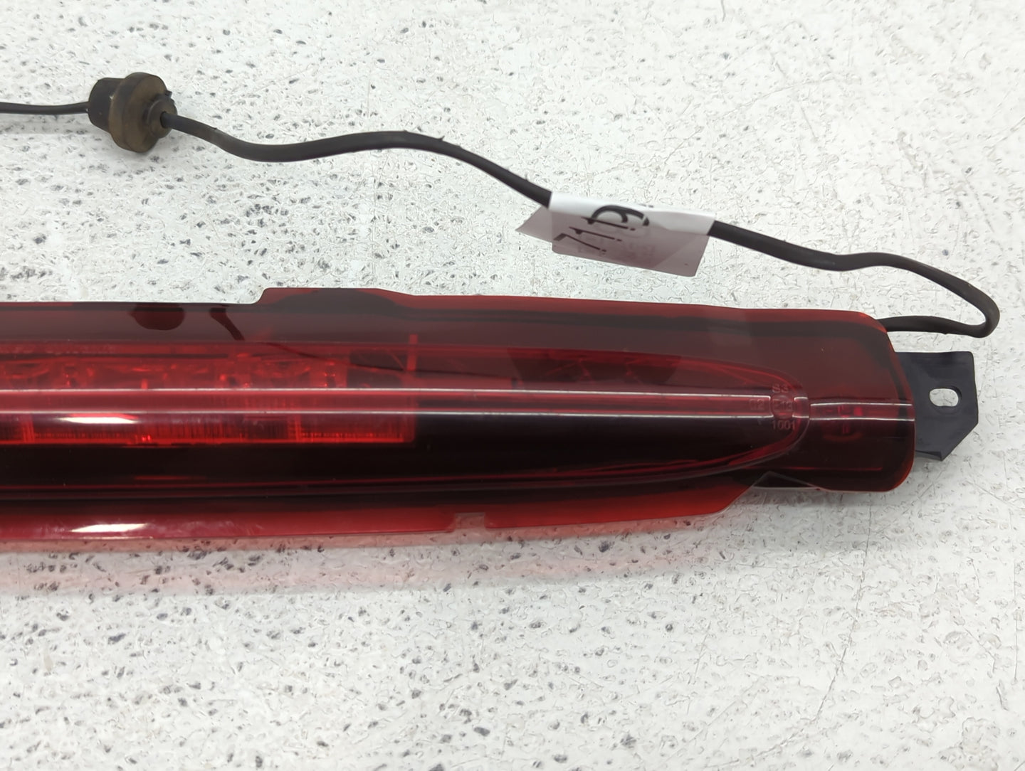 2002-2006 Chevrolet Trailblazer Ext Tail Light Assembly Driver Left OEM P/N:15201921 Fits OEM Used Auto Parts - Oemusedautoparts1.com