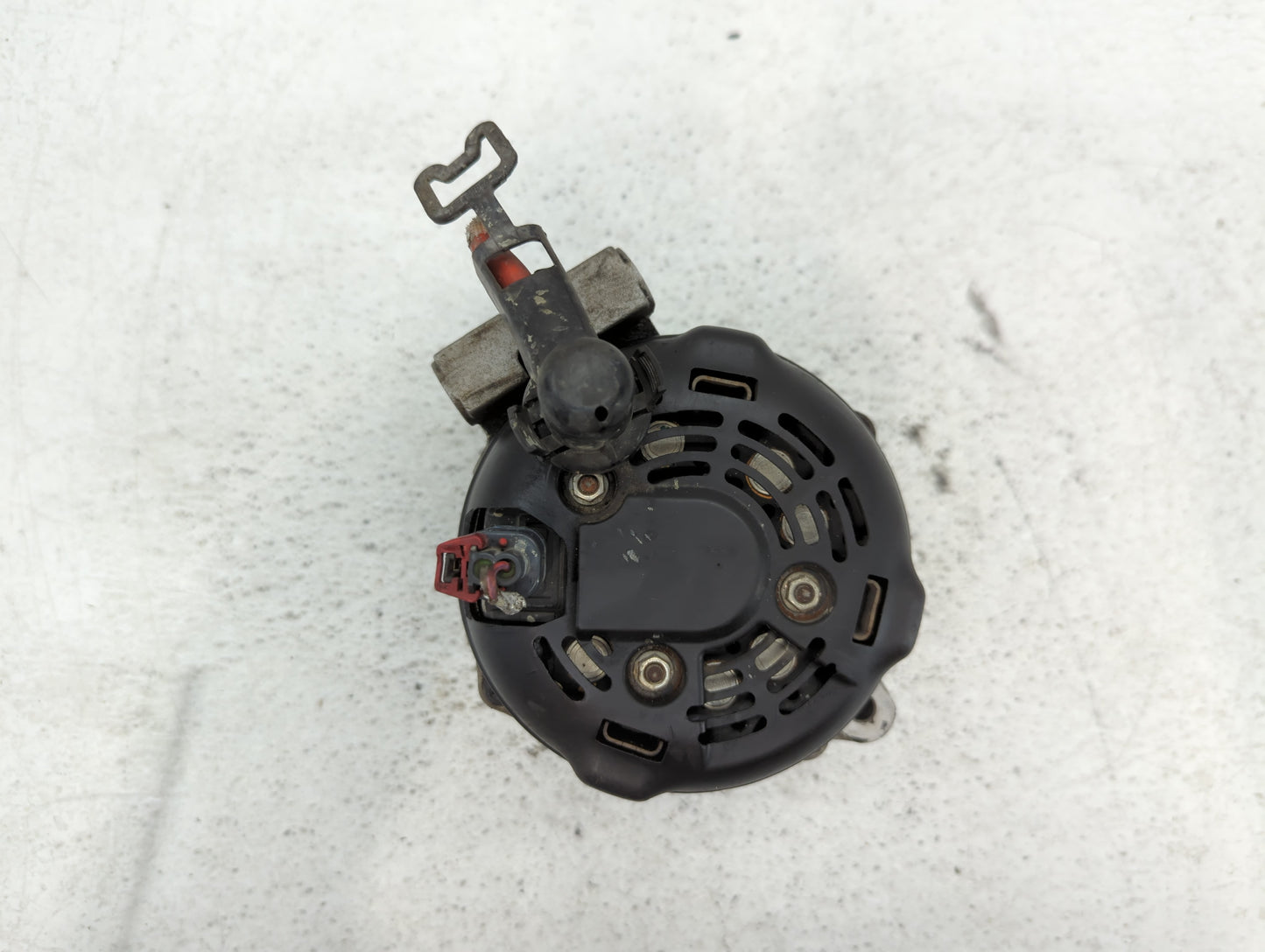 2011-2014 Volkswagen Routan Alternator Replacement Generator Charging Assembly Engine OEM P/N:34 18 317 11 Fits OEM Used Auto Parts - Oemusedautoparts1.com