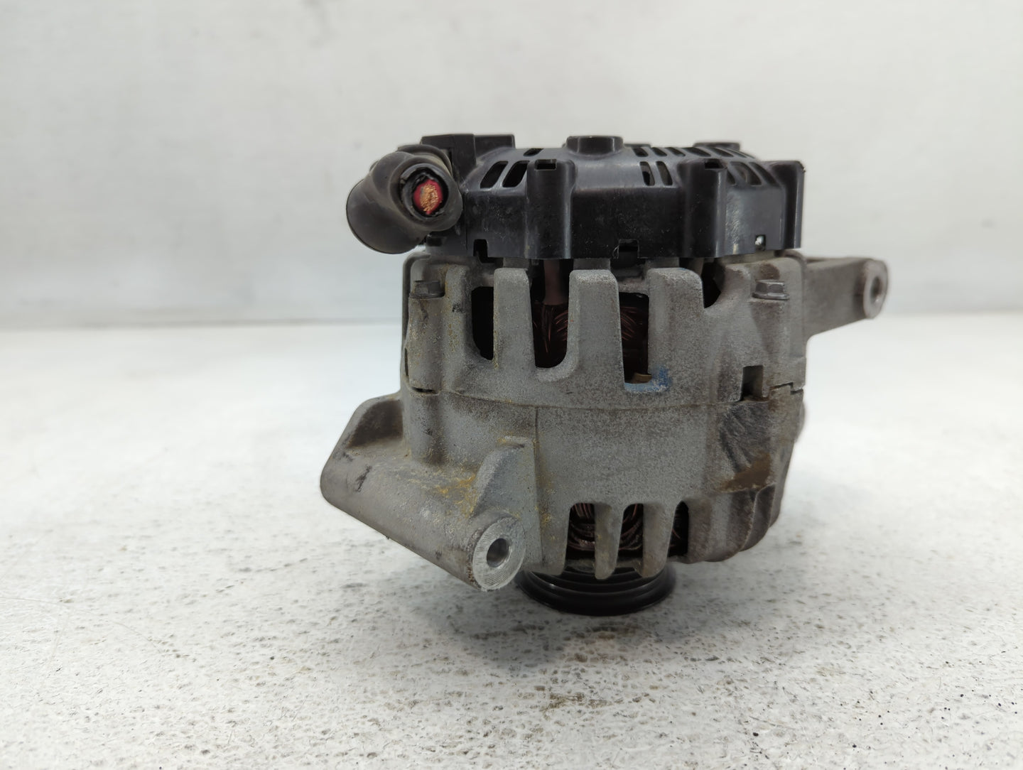 2010-2017 Gmc Terrain Alternator Replacement Generator Charging Assembly Engine OEM P/N:13588328 Fits OEM Used Auto Parts - Oemusedautoparts1.com