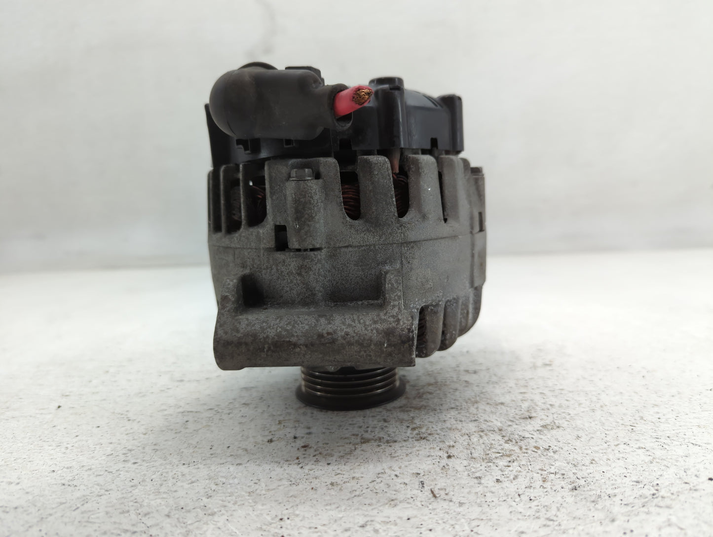 2010-2017 Gmc Terrain Alternator Replacement Generator Charging Assembly Engine OEM P/N:2605323 A 13500315 Fits OEM Used Auto Parts - Oemusedautoparts1.com