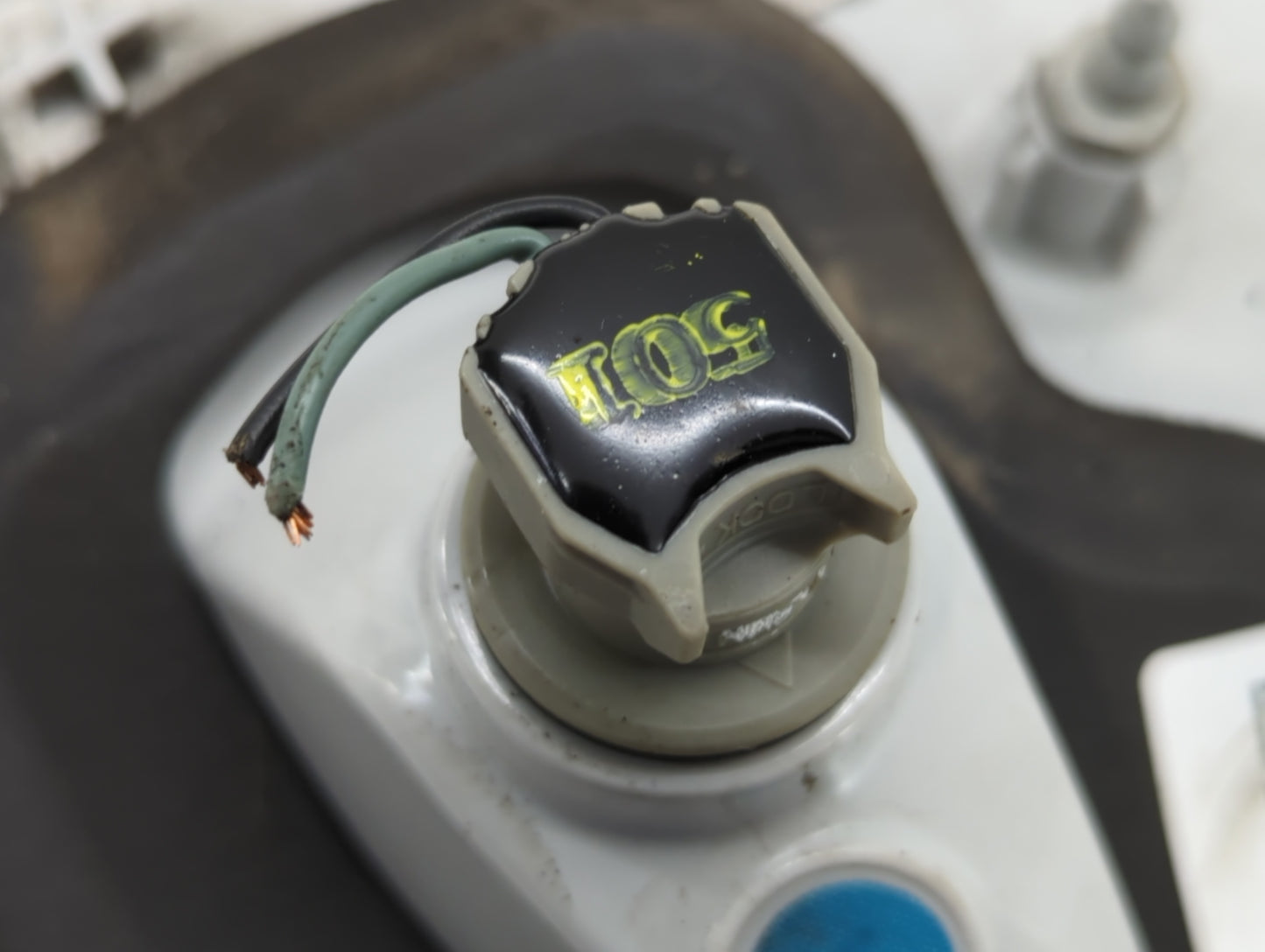 2013-2016 Ford Escape Tail Light Assembly Passenger Right OEM Fits Fits 2013 2014 2015 2016 OEM Used Auto Parts - Oemusedautoparts1.com