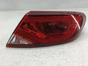 2015-2016 Chrysler 200 Tail Light Assembly Passenger Right OEM P/N:15 UF BSA BDM92402000 Fits Fits 2015 2016 OEM Used Auto Parts