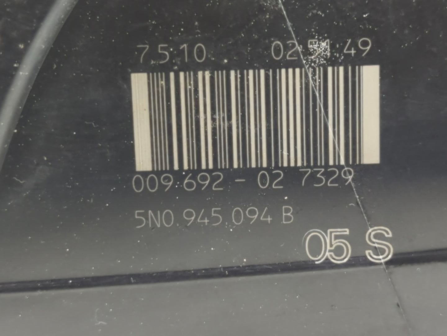 2009-2011 Volkswagen Tiguan Tail Light Assembly Passenger Right OEM P/N:5N0 945 094 B 009 692-02 Fits Fits 2009 2010 2011 OEM Used Auto Parts - Oemusedautoparts1.com