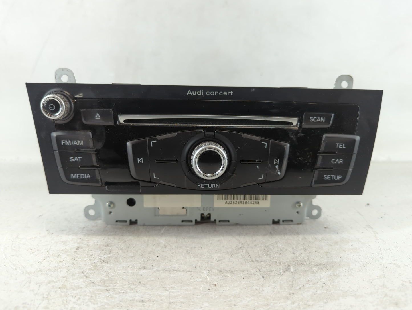 2013-2017 Audi A5 Radio AM FM Cd Player Receiver Replacement P/N:8R1 035 186 Q Fits Fits 2013 2014 2015 2016 2017 OEM Used Auto Parts - Oemusedautoparts1.com