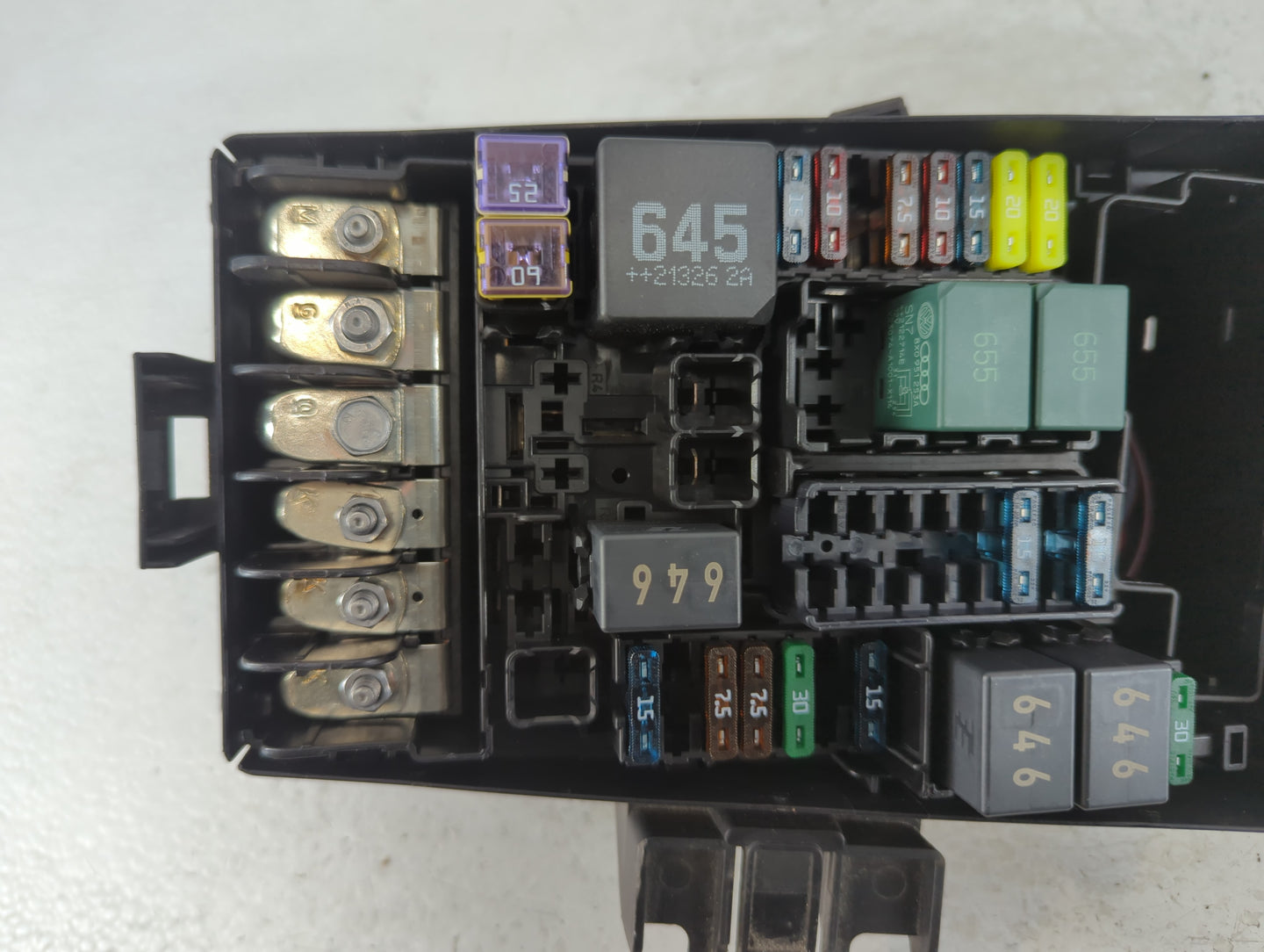 2012-2018 Volkswagen Tiguan Fusebox Fuse Box Panel Relay Module P/N:5Q0.907.361D 5Q0907361D Fits OEM Used Auto Parts - Oemusedautoparts1.com