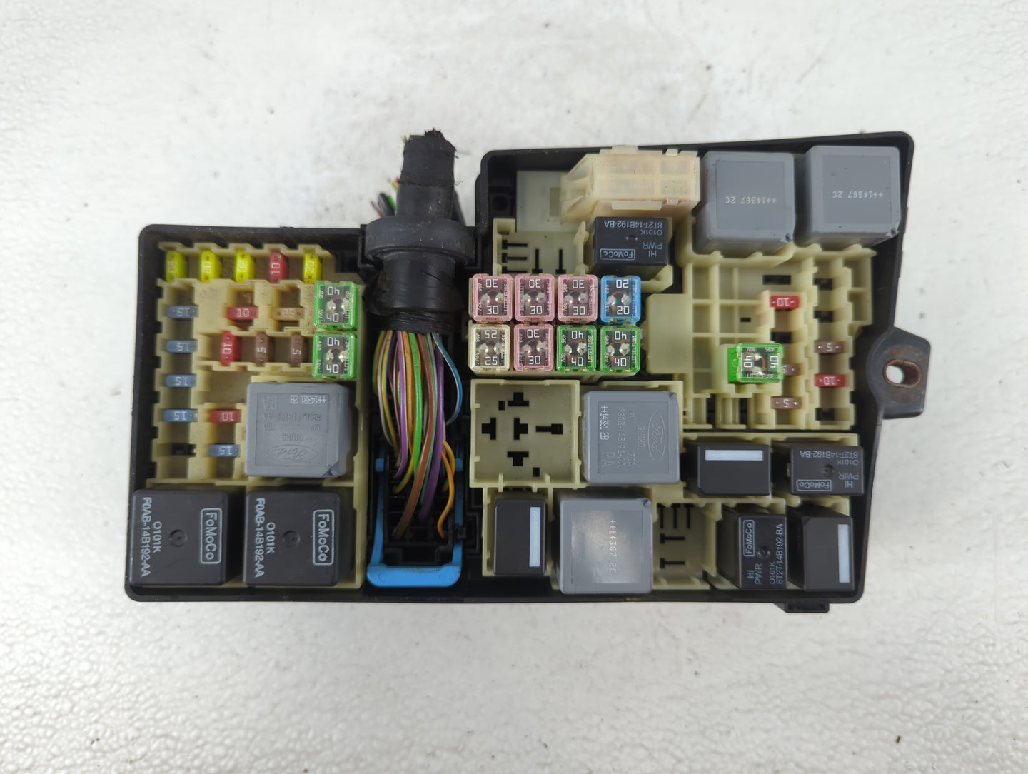 2018 Ford Escape Fusebox Fuse Box Panel Relay Module P/N:E02345500 AV6T-14A067-AD Fits OEM Used Auto Parts - Oemusedautoparts1.com
