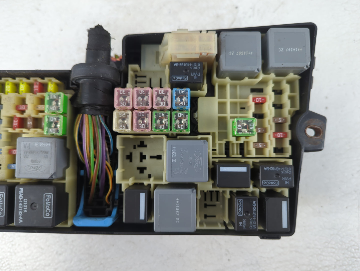 2018 Ford Escape Fusebox Fuse Box Panel Relay Module P/N:E02345500 AV6T-14A067-AD Fits OEM Used Auto Parts - Oemusedautoparts1.com