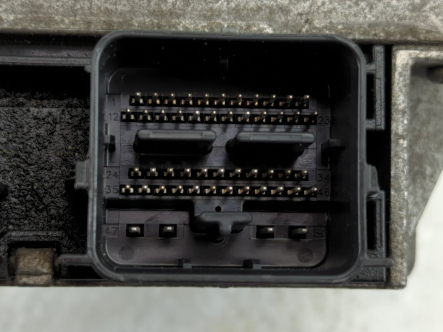 2013 Ford Fusion PCM Engine Control Computer ECU ECM PCU OEM P/N:DS7A-12A650-ACJ Fits OEM Used Auto Parts - Oemusedautoparts1.com