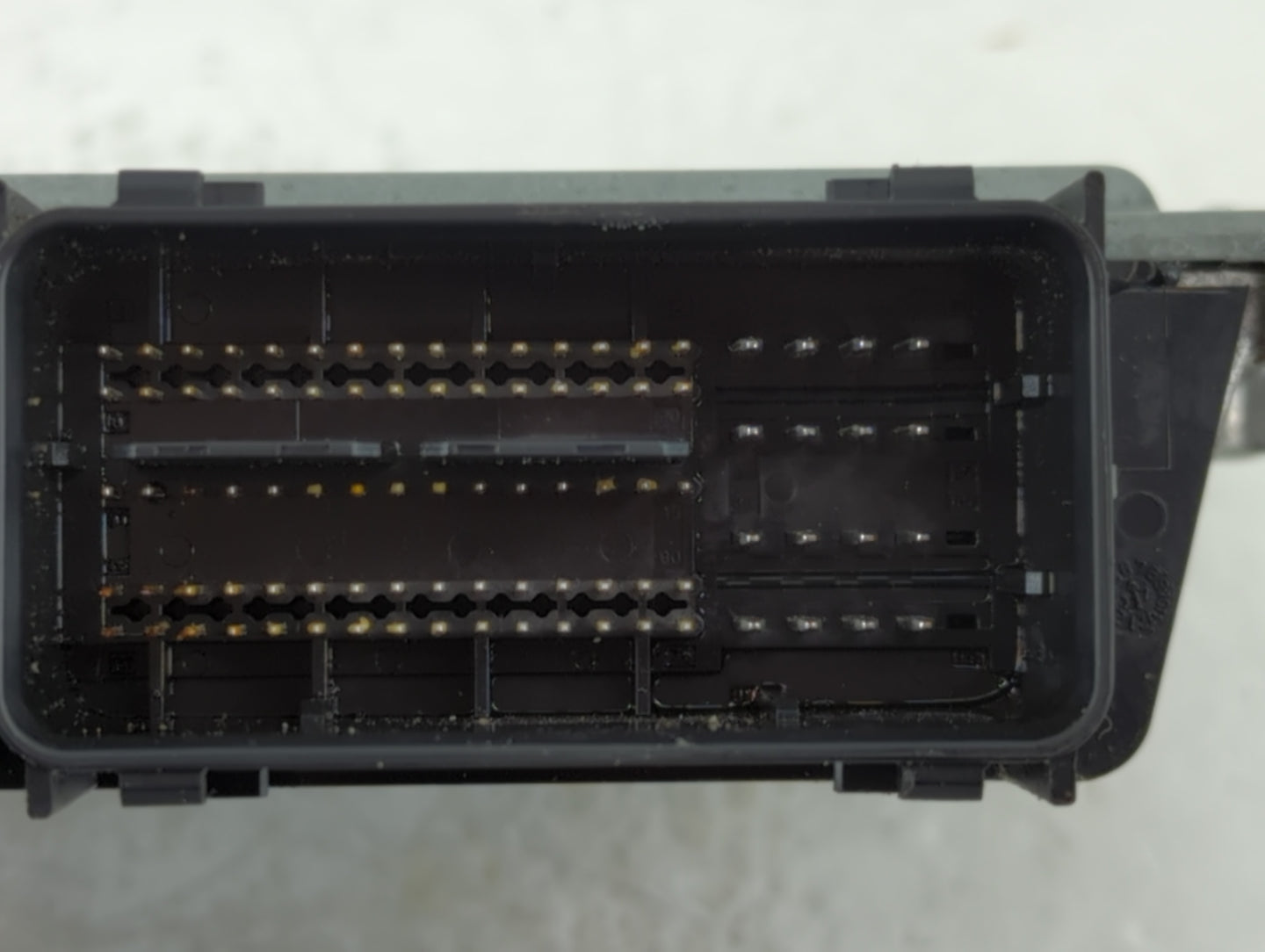 2017-2019 Ford Escape PCM Engine Control Computer ECU ECM PCU OEM P/N:HJ5A-12A560-MA Fits Fits 2017 2018 2019 OEM Used Auto Parts - Oemusedautoparts1.com