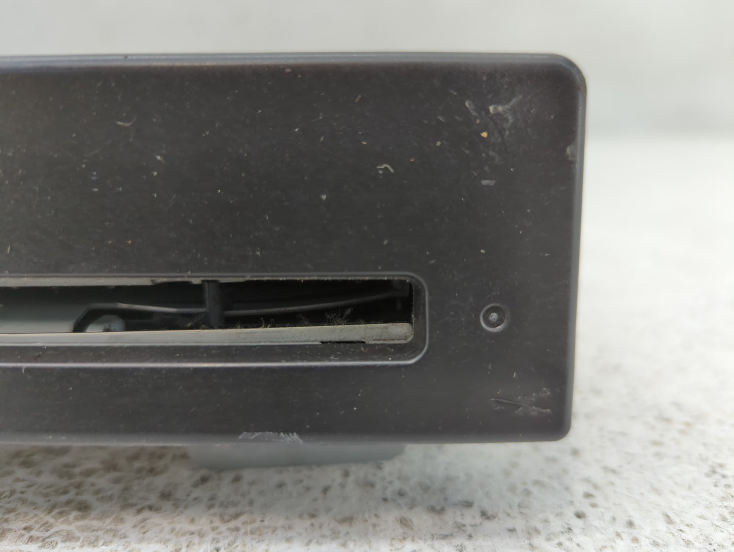 2015 Gmc Yukon Xl 1500 Radio AM FM Cd Player Receiver Replacement P/N:13590746 Fits OEM Used Auto Parts - Oemusedautoparts1.com