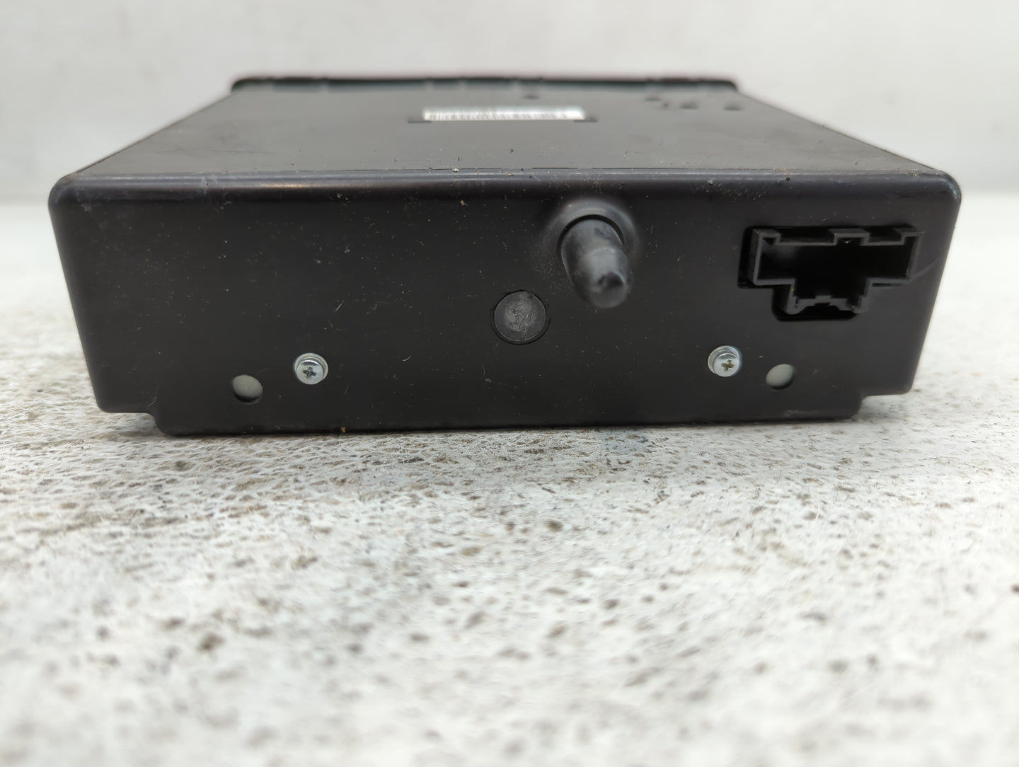 2015 Gmc Yukon Xl 1500 Radio AM FM Cd Player Receiver Replacement P/N:13590746 Fits OEM Used Auto Parts - Oemusedautoparts1.com