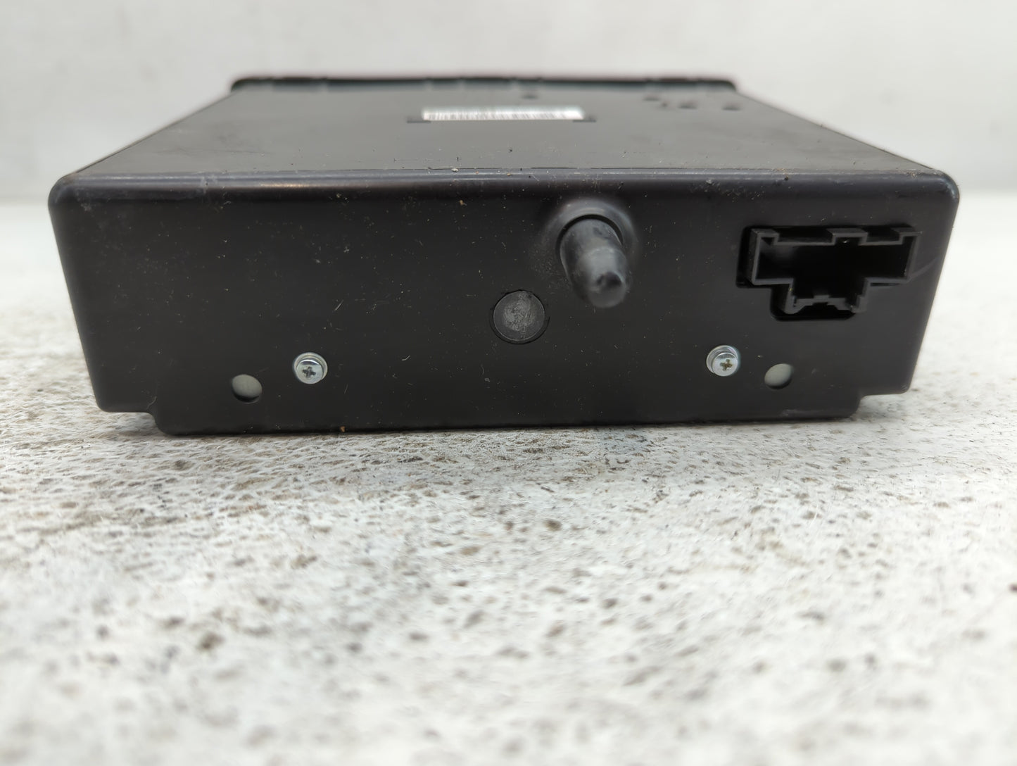 2015 Gmc Yukon Xl 1500 Radio AM FM Cd Player Receiver Replacement P/N:13590746 Fits OEM Used Auto Parts - Oemusedautoparts1.com