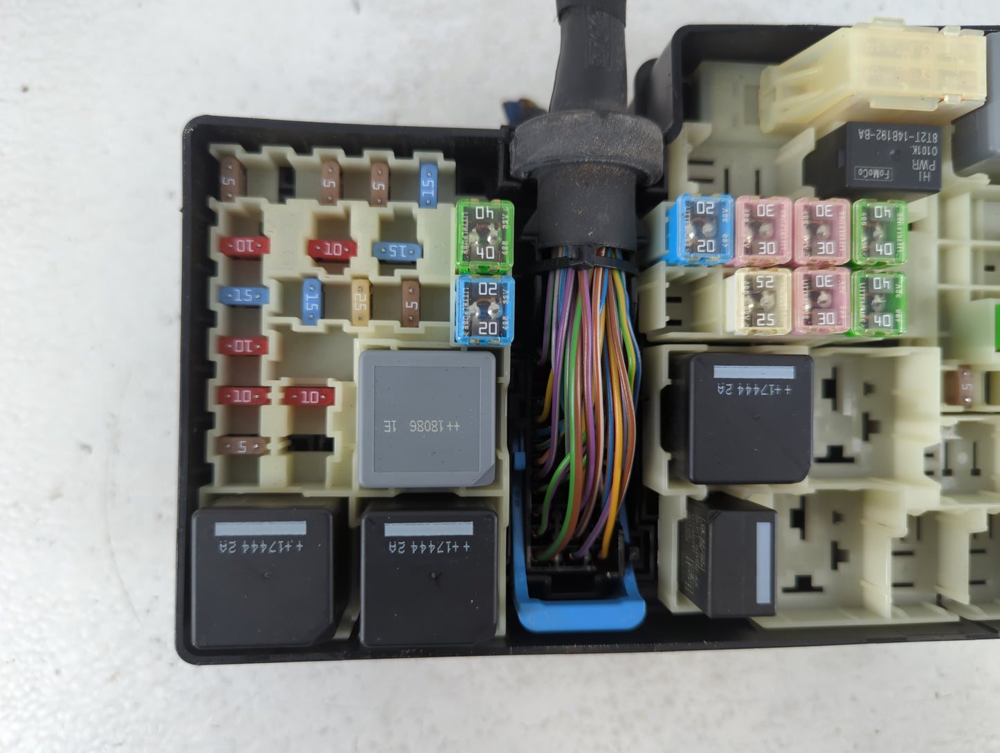 2018 Ford Escape Fusebox Fuse Box Panel Relay Module P/N:E02345500 AV6T-14A067-AD Fits OEM Used Auto Parts - Oemusedautoparts1.com