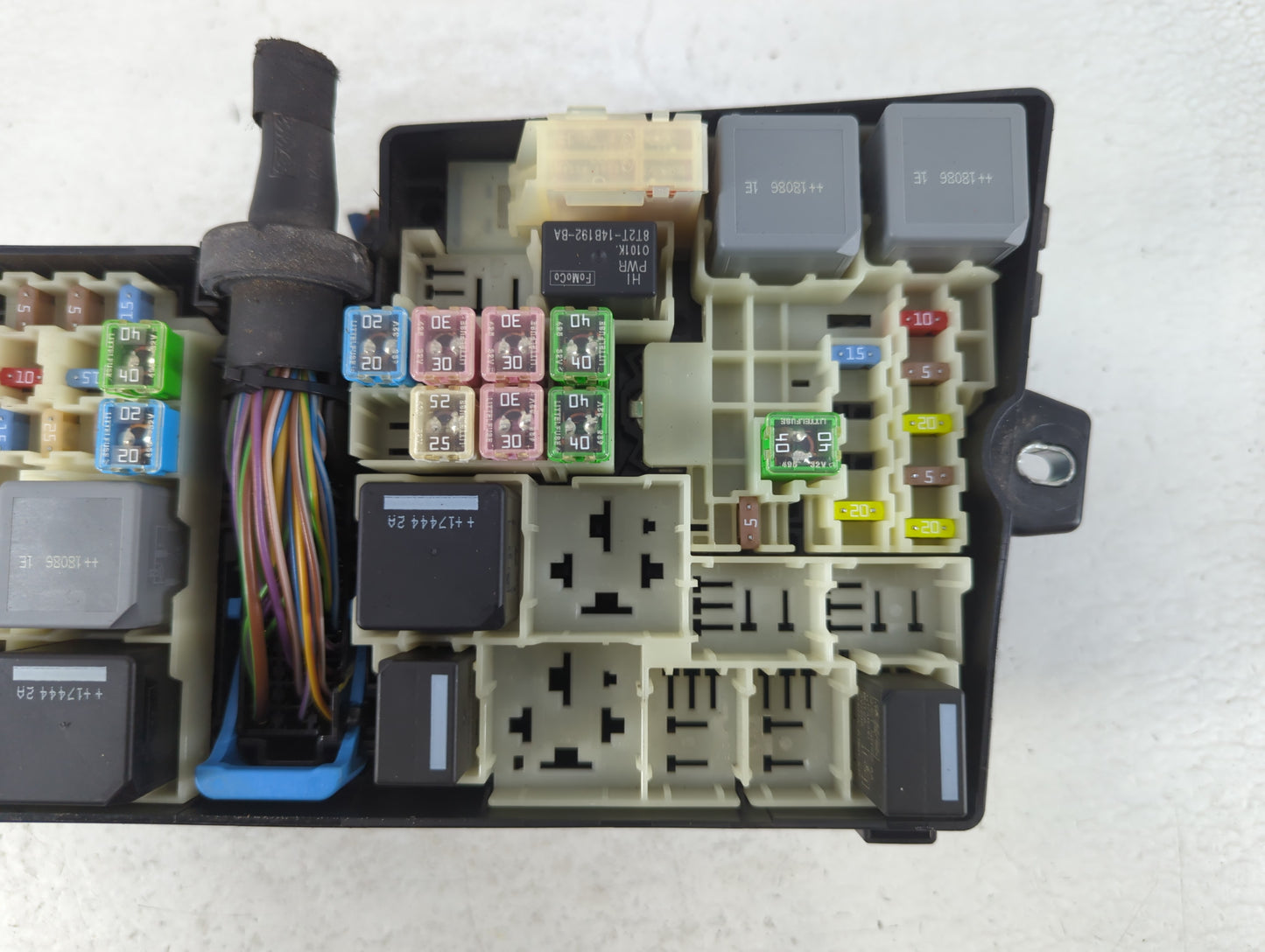 2018 Ford Escape Fusebox Fuse Box Panel Relay Module P/N:E02345500 AV6T-14A067-AD Fits OEM Used Auto Parts - Oemusedautoparts1.com