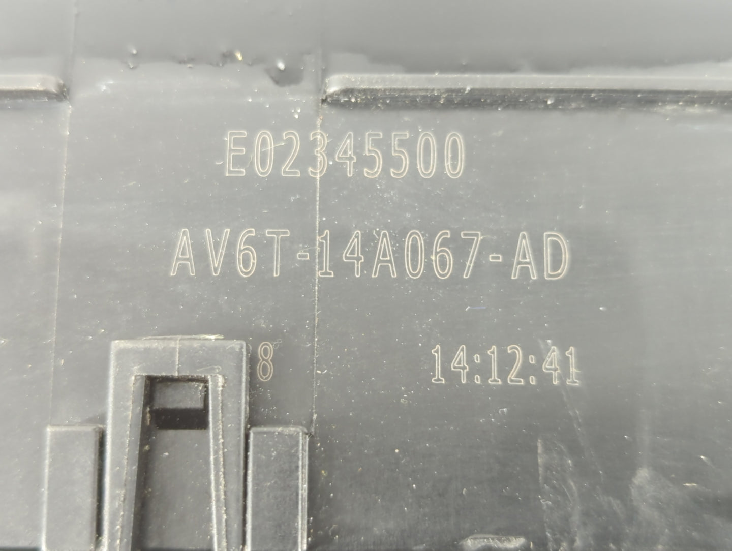 2018 Ford Escape Fusebox Fuse Box Panel Relay Module P/N:E02345500 AV6T-14A067-AD Fits OEM Used Auto Parts - Oemusedautoparts1.com