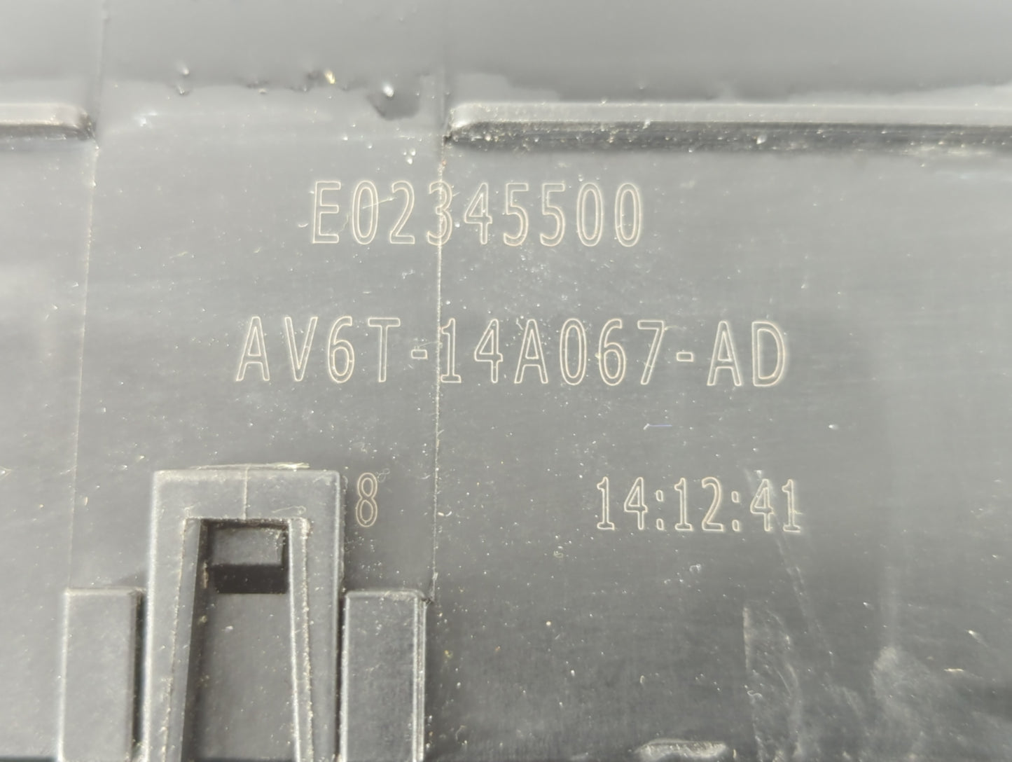 2018 Ford Escape Fusebox Fuse Box Panel Relay Module P/N:E02345500 AV6T-14A067-AD Fits OEM Used Auto Parts - Oemusedautoparts1.com