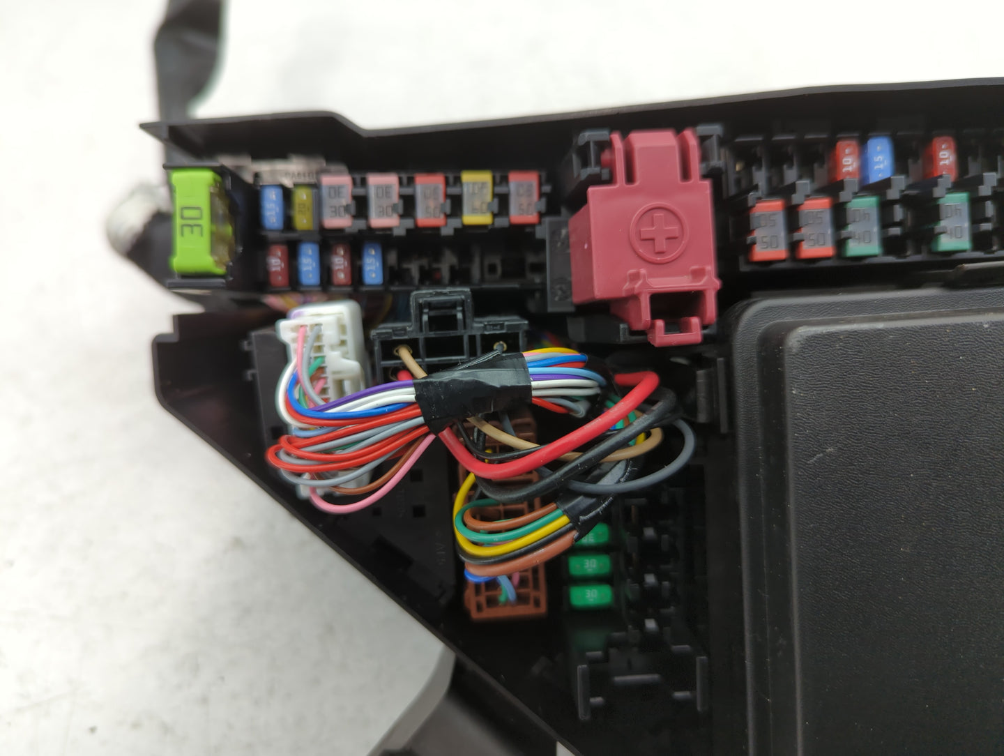 2021-2022 Nissan Rogue Fusebox Fuse Box Panel Relay Module P/N:42382 6RR0C Fits Fits 2021 2022 OEM Used Auto Parts - Oemusedautoparts1.com