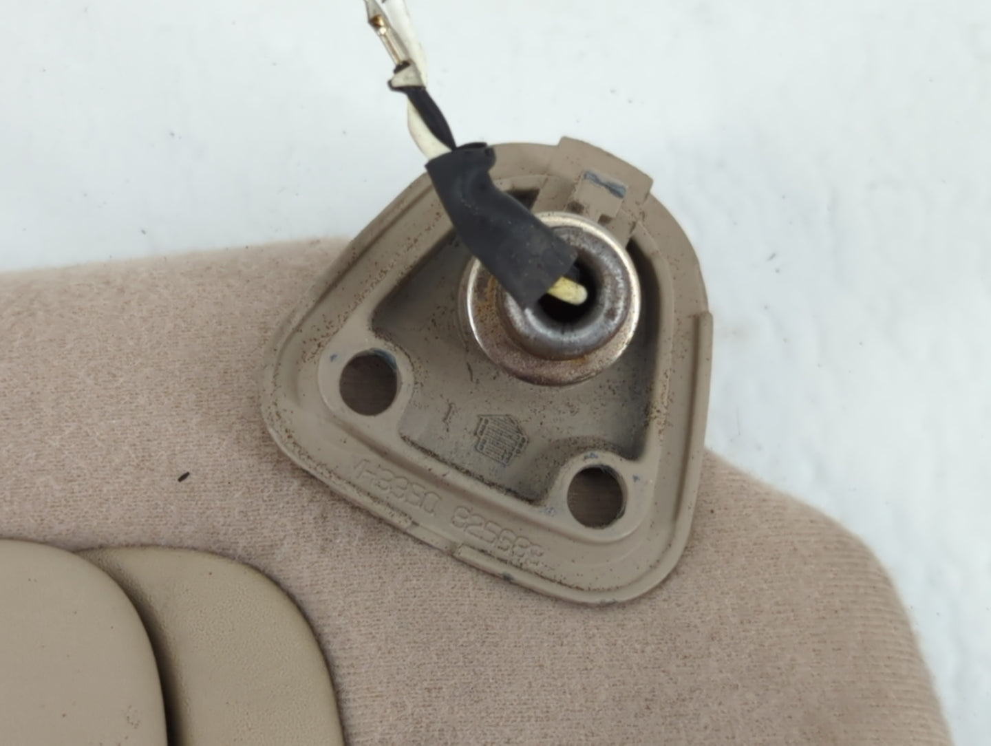 2002-2006 Toyota Camry Sun Visor Shade Replacement Passenger Right Mirror Fits Fits 2002 2003 2004 2005 2006 OEM Used Auto Parts - Oemusedautoparts1.com