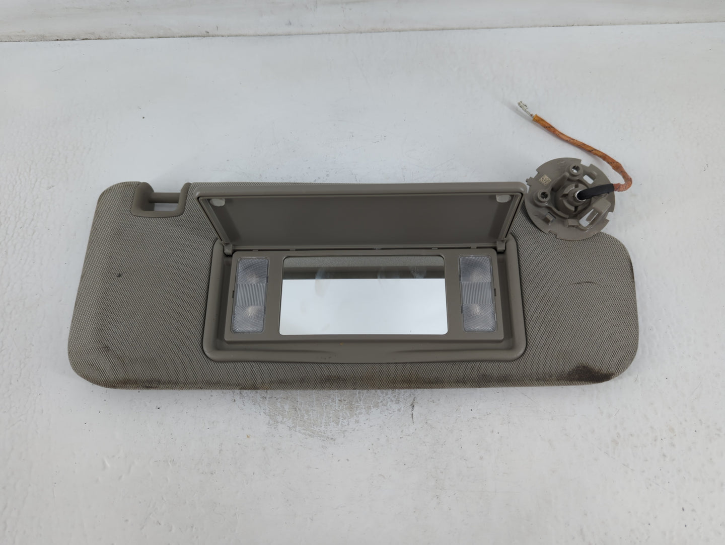 2014-2019 Cadillac Cts Sun Visor Shade Replacement Passenger Right Mirror Fits Fits 2014 2015 2016 2017 2018 2019 OEM Used Auto Parts - Oemusedautoparts1.com