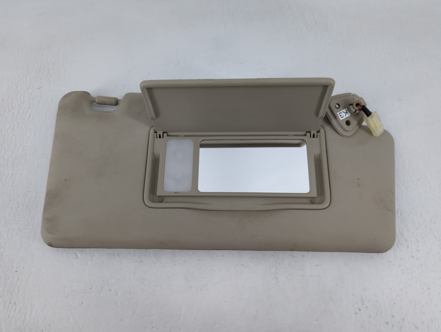 2008-2015 Nissan Rogue Sun Visor Shade Replacement Passenger Right Mirror Fits Fits 2008 2009 2010 2011 2012 2013 2014 2015 OEM Used Auto Parts - Oemusedautoparts1.com