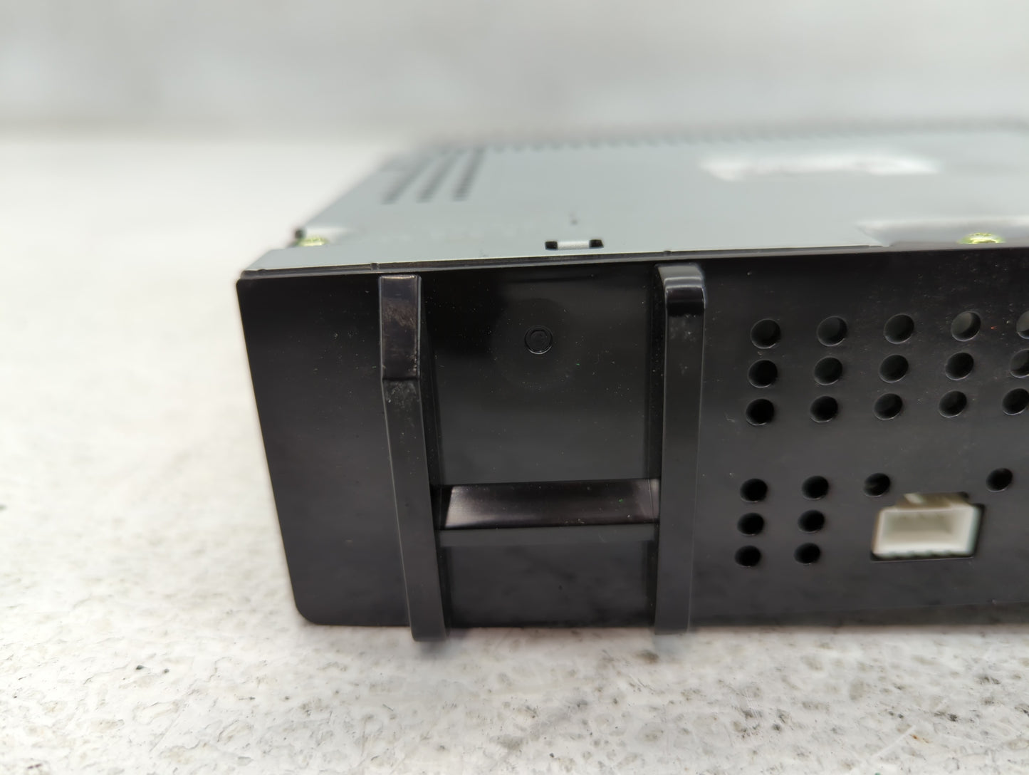 2017 Chevrolet Spark Radio AM FM Cd Player Receiver Replacement P/N:42518059 Fits Fits 2018 2019 OEM Used Auto Parts - Oemusedautoparts1.com