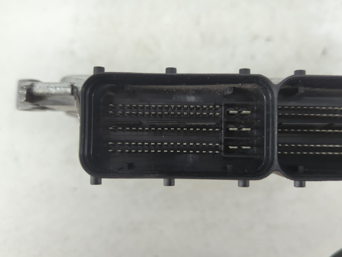 2018-2019 Kia Stinger PCM Engine Control Computer ECU ECM PCU OEM P/N:39130-2CAS2 39100-2CAS2 Fits Fits 2018 2019 OEM Used Auto Parts - Oemusedautoparts1.com