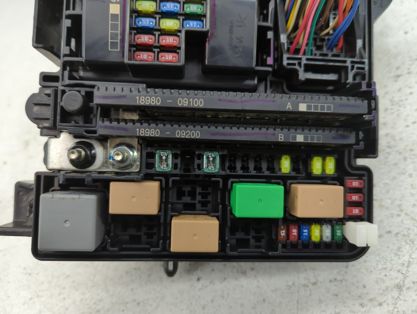 2018-2019 Hyundai Sonata Fusebox Fuse Box Panel Relay Module P/N:VS9 12A0C2270LA Fits Fits 2018 2019 OEM Used Auto Parts - Oemusedautoparts1.com