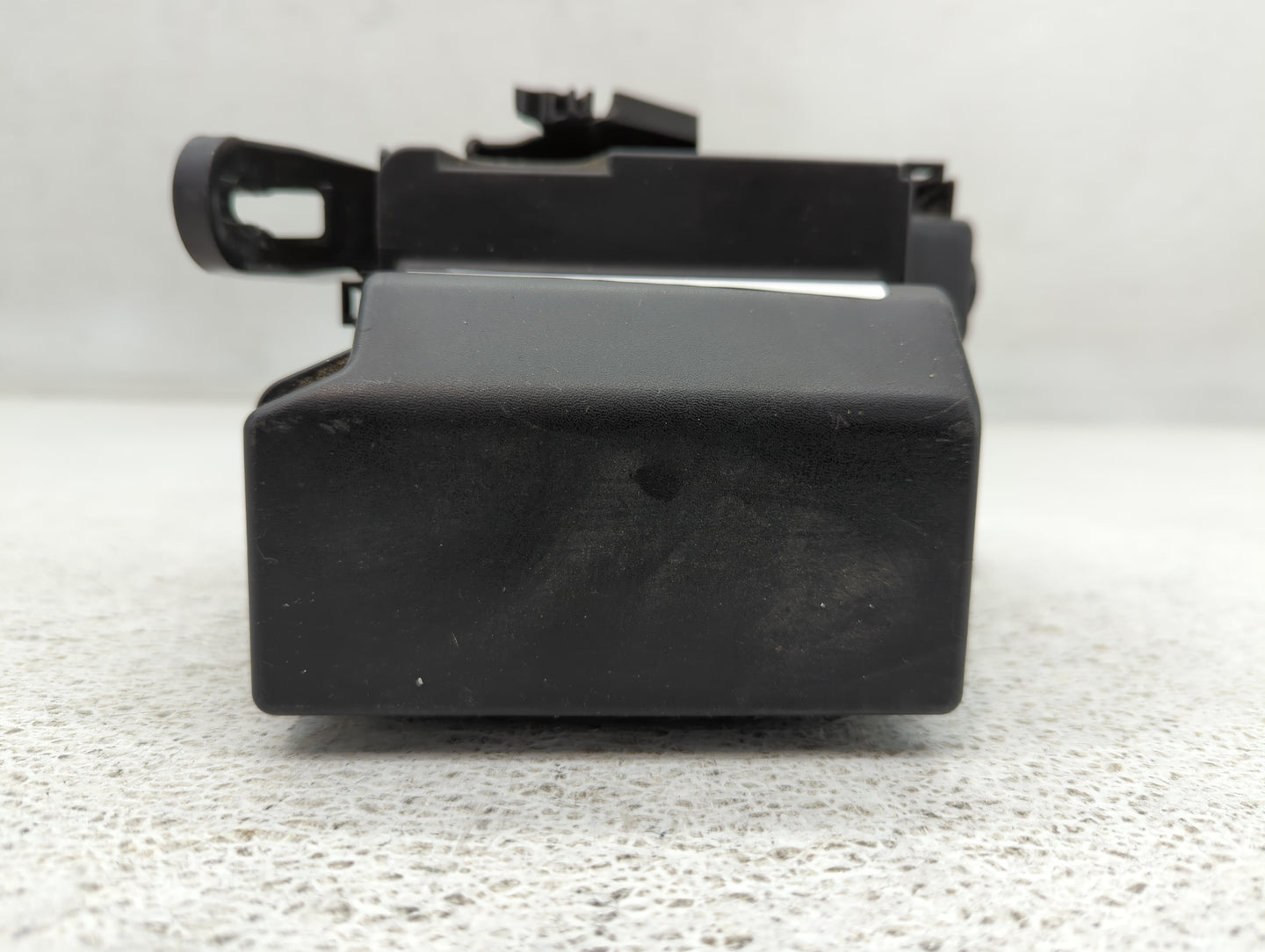 2016 Ford F-150 Fusebox Fuse Box Panel Relay Module P/N:9218105JX-1 284B7 6CA0A Fits OEM Used Auto Parts - Oemusedautoparts1.com