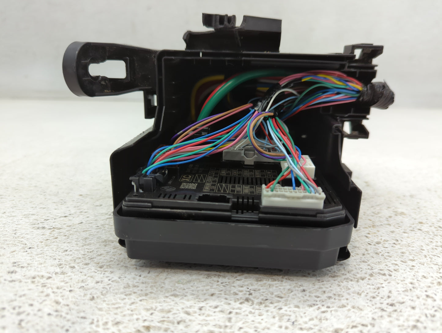 2016 Ford F-150 Fusebox Fuse Box Panel Relay Module P/N:9218105JX-1 284B7 6CA0A Fits OEM Used Auto Parts - Oemusedautoparts1.com